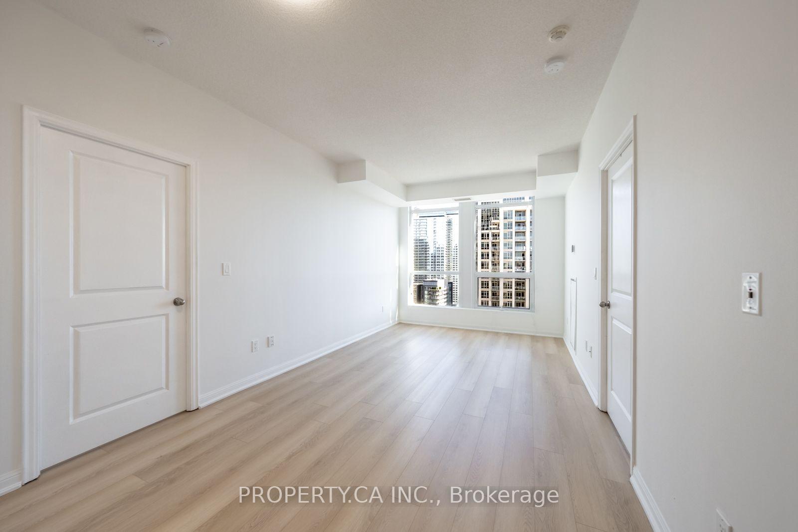 Photo 4 of Unit 2103, 628 Fleet Street, Toronto, Niagara — HOMEH