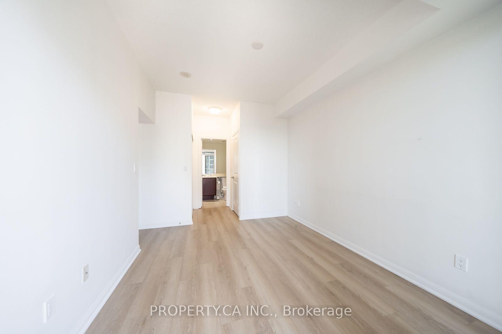 Photo 8 of Unit 2103, 628 Fleet Street, Toronto, Niagara — HOMEH