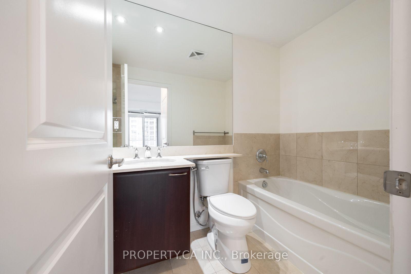 Photo 9 of Unit 2103, 628 Fleet Street, Toronto, Niagara — HOMEH