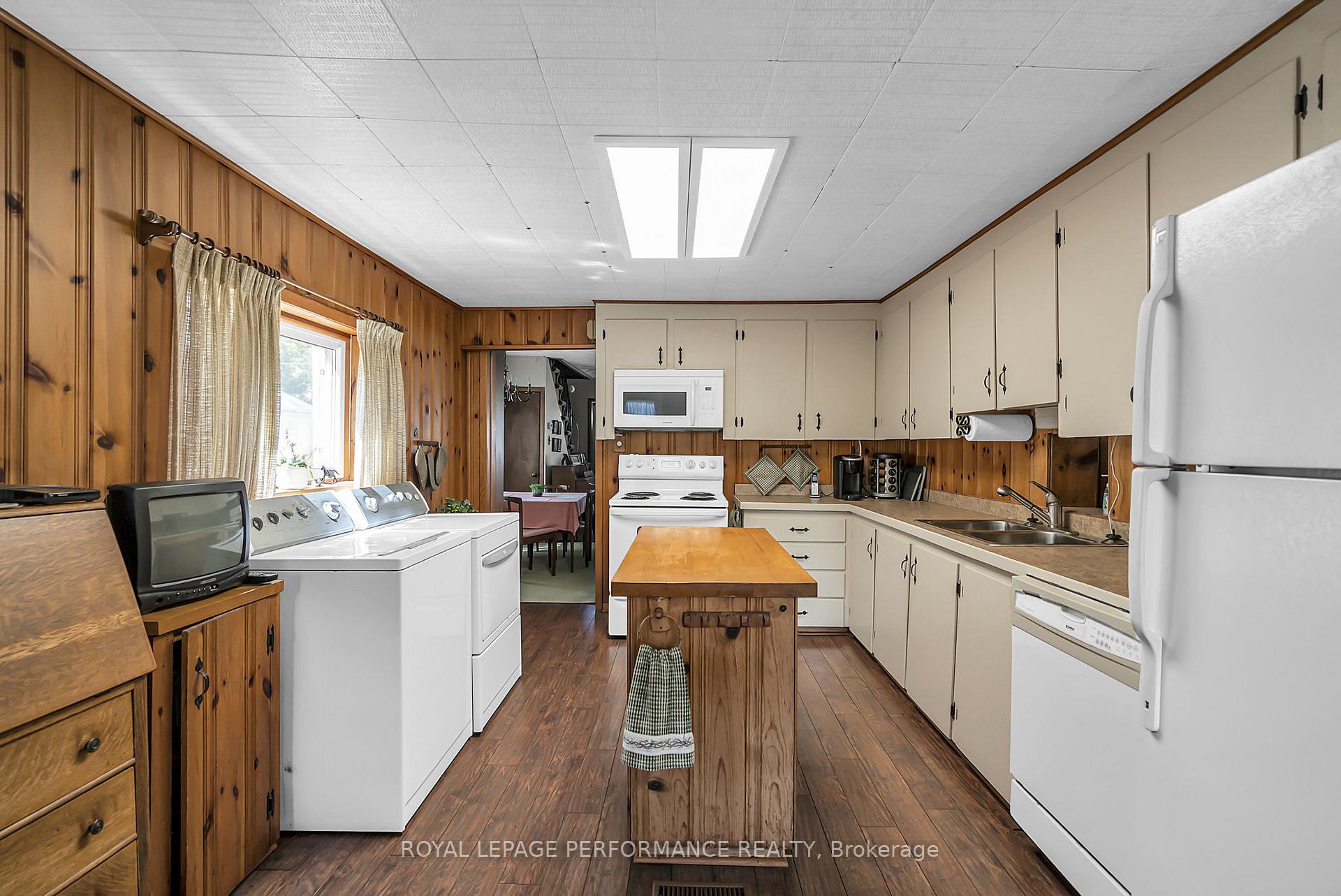 Photo 18 of 20 Fifth Street W, Cornwall, Cornwall — HOMEH