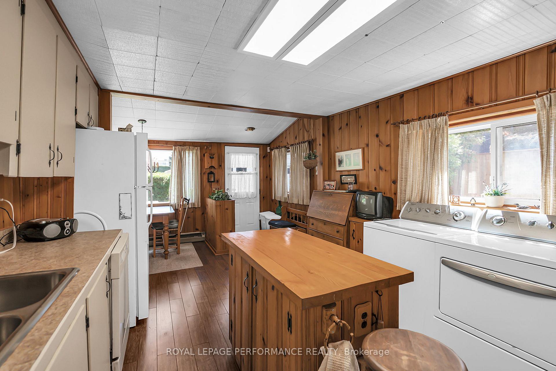 Photo 21 of 20 Fifth Street W, Cornwall, Cornwall — HOMEH