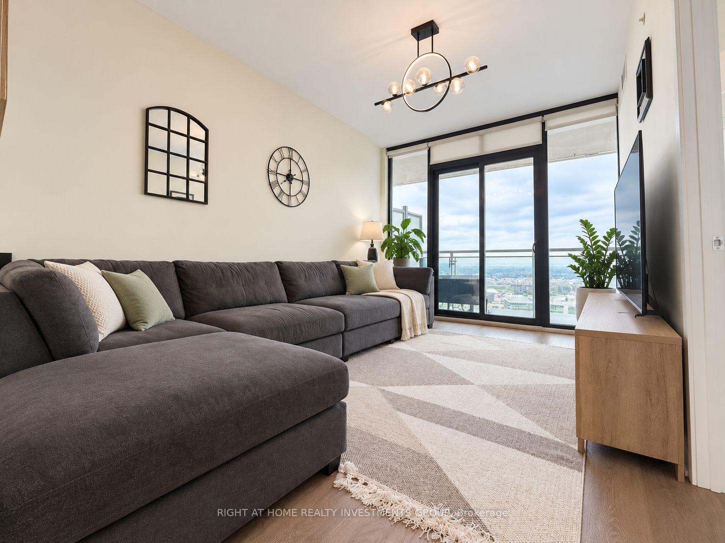 Photo 11 of Unit 3305, 2916 Highway 7, Vaughan, Concord — HOMEH