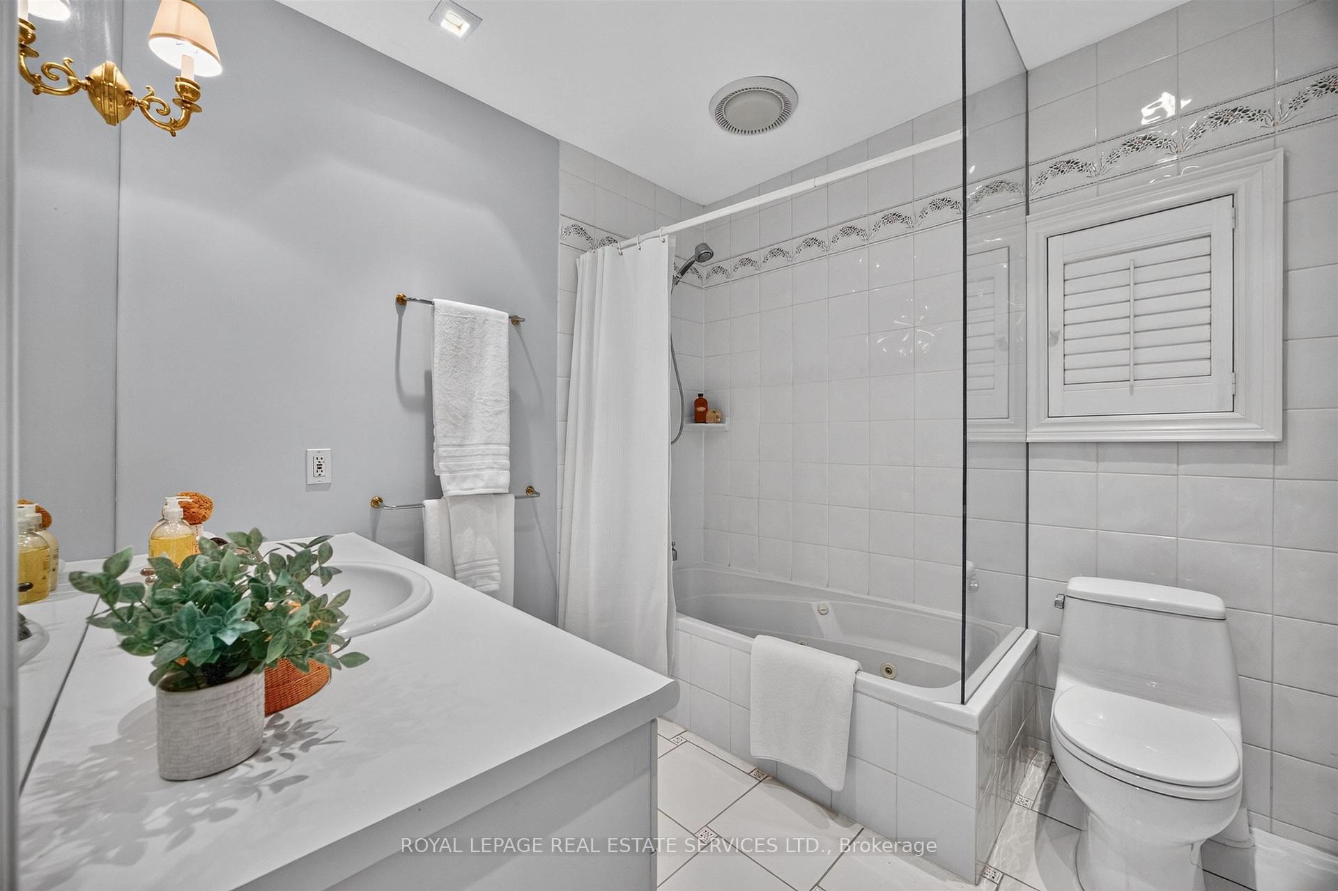 Photo 30 of 62 Astley Avenue, Toronto, Rosedale-Moore Park — HOMEH