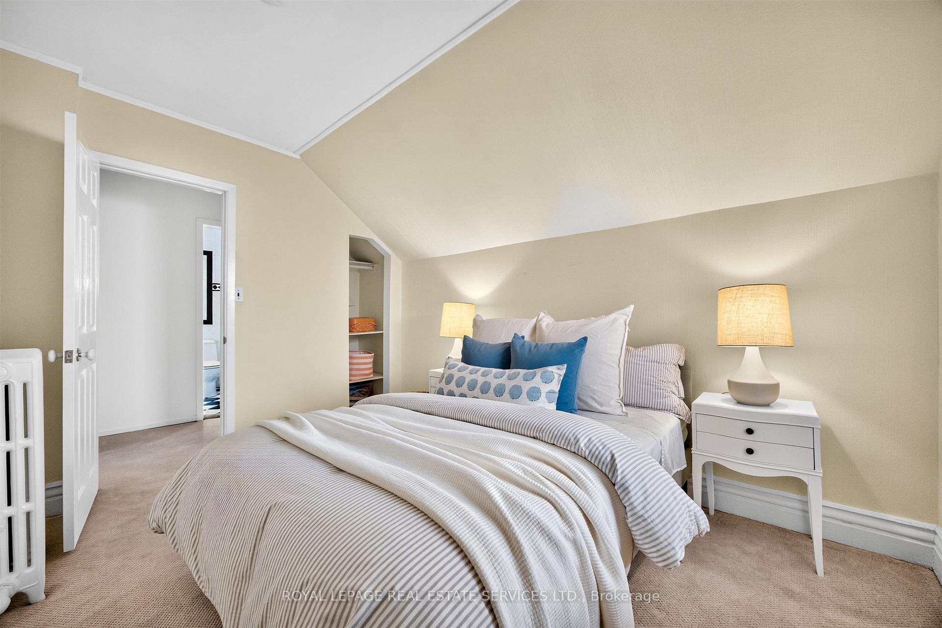 Photo 34 of 62 Astley Avenue, Toronto, Rosedale-Moore Park — HOMEH