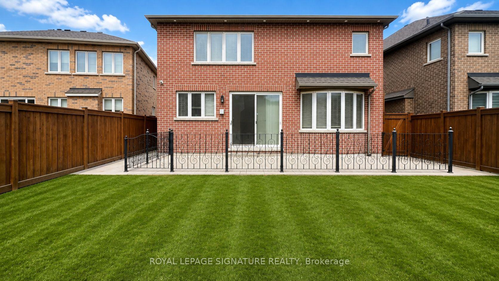 Photo 2 of 461 Dougall Avenue, Caledon, Rural Caledon — HOMEH