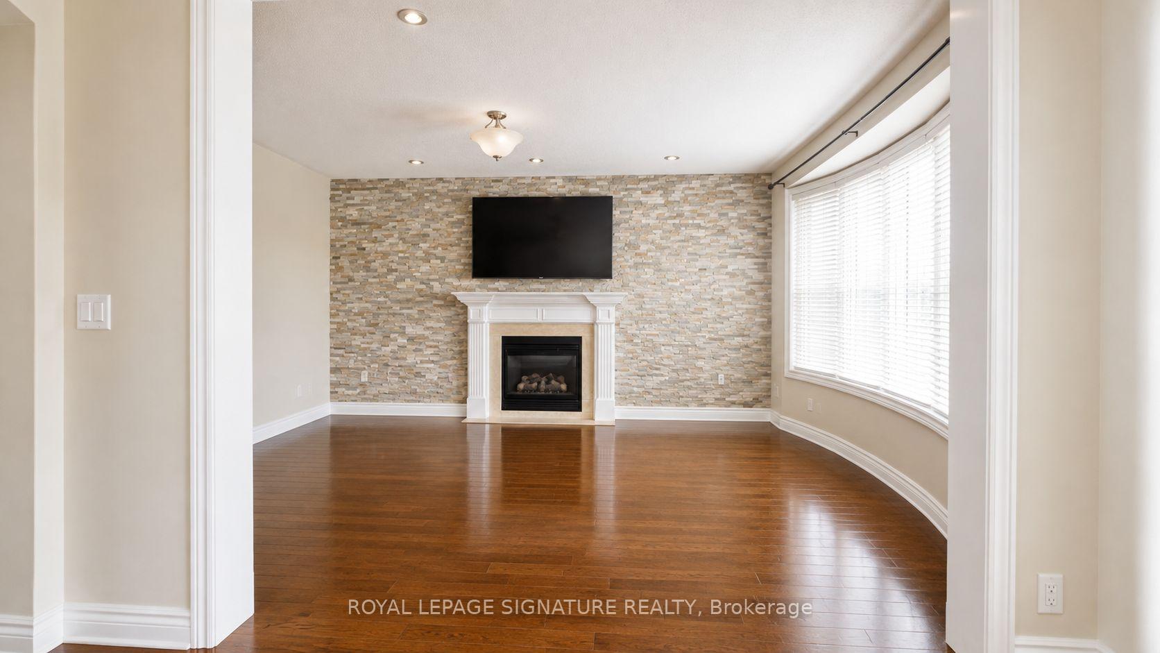 Photo 7 of 461 Dougall Avenue, Caledon, Rural Caledon — HOMEH