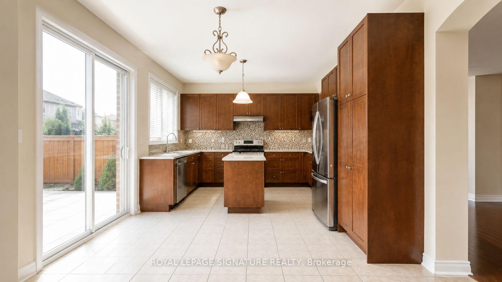 Photo 10 of 461 Dougall Avenue, Caledon, Rural Caledon — HOMEH