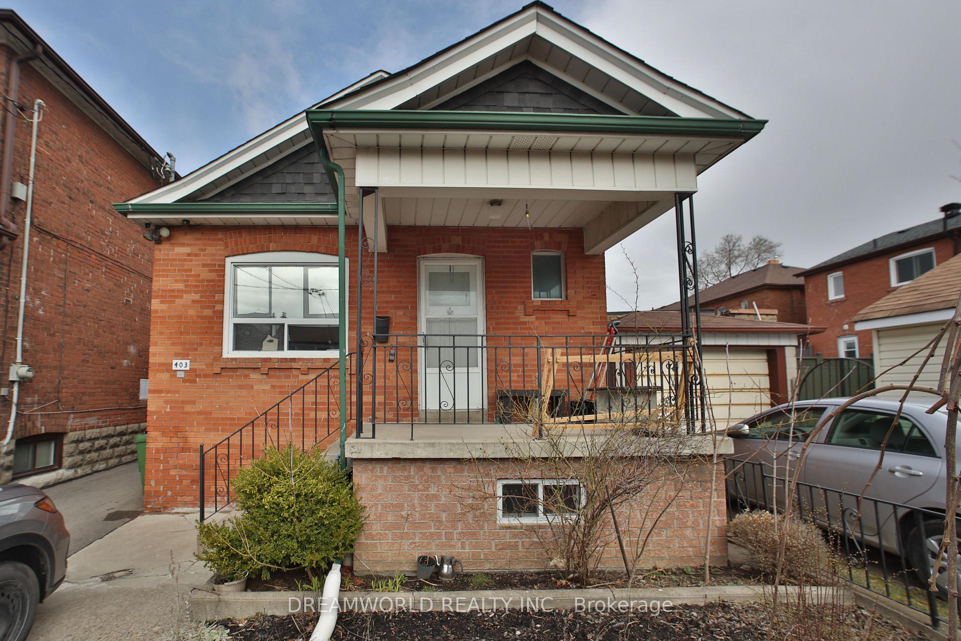 Photo of 403 Northcliffe Boulevard