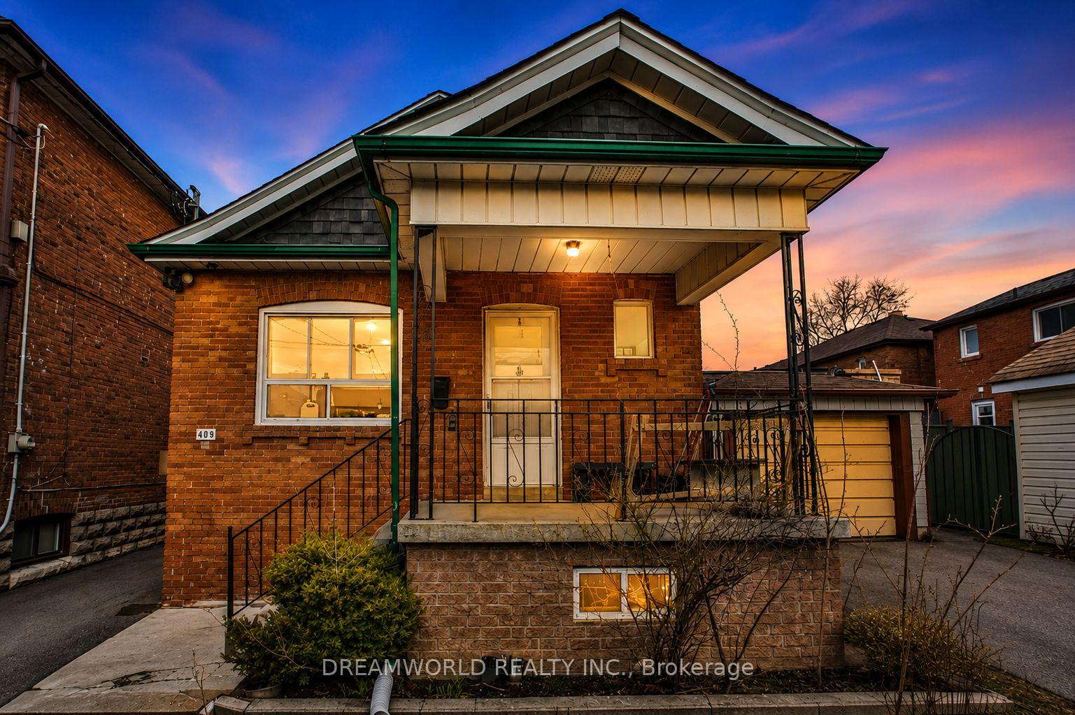 Photo 2 of 403 Northcliffe Boulevard, Toronto, Oakwood Village — HOMEH