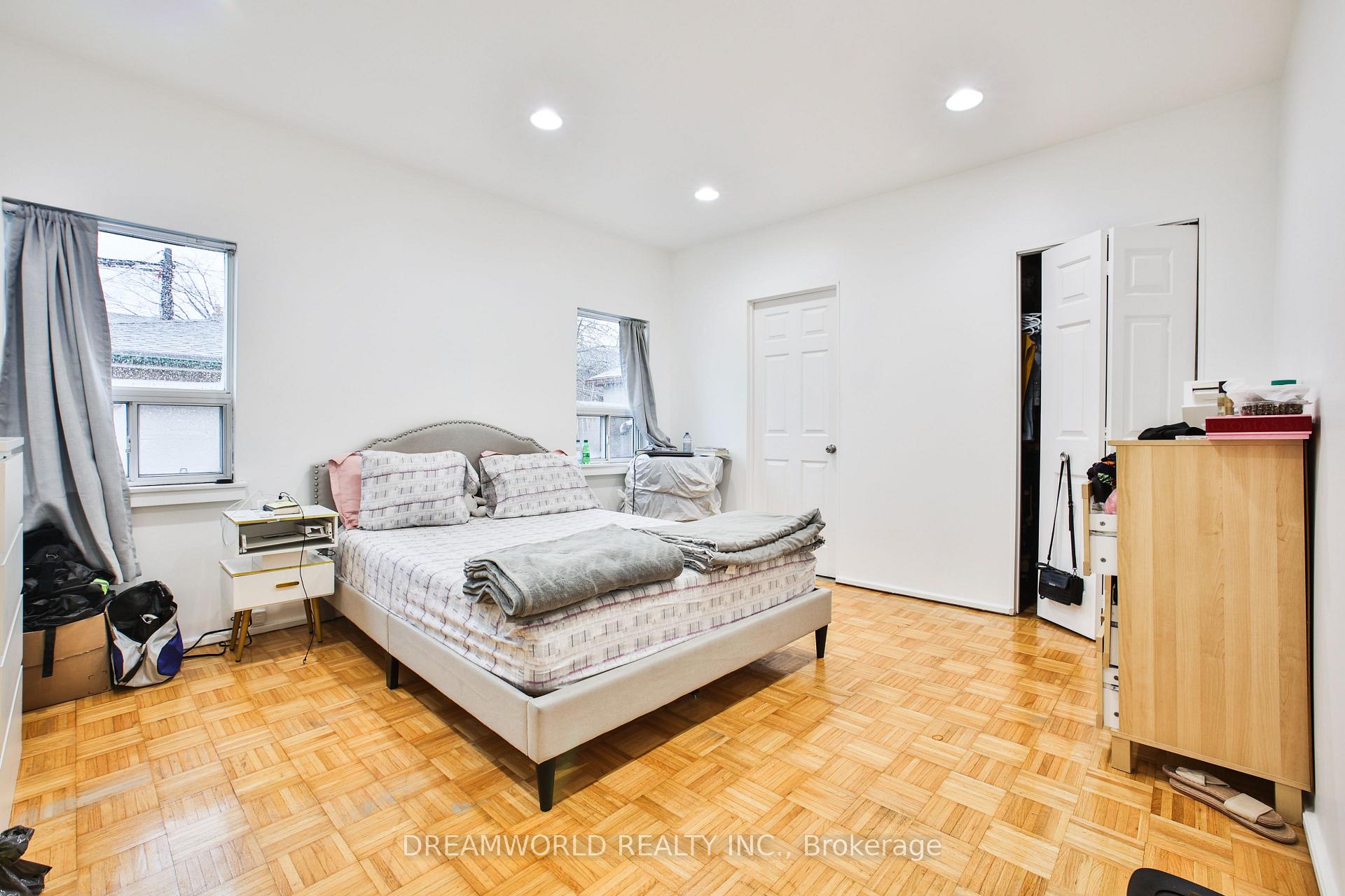 Photo 14 of 403 Northcliffe Boulevard, Toronto, Oakwood Village — HOMEH