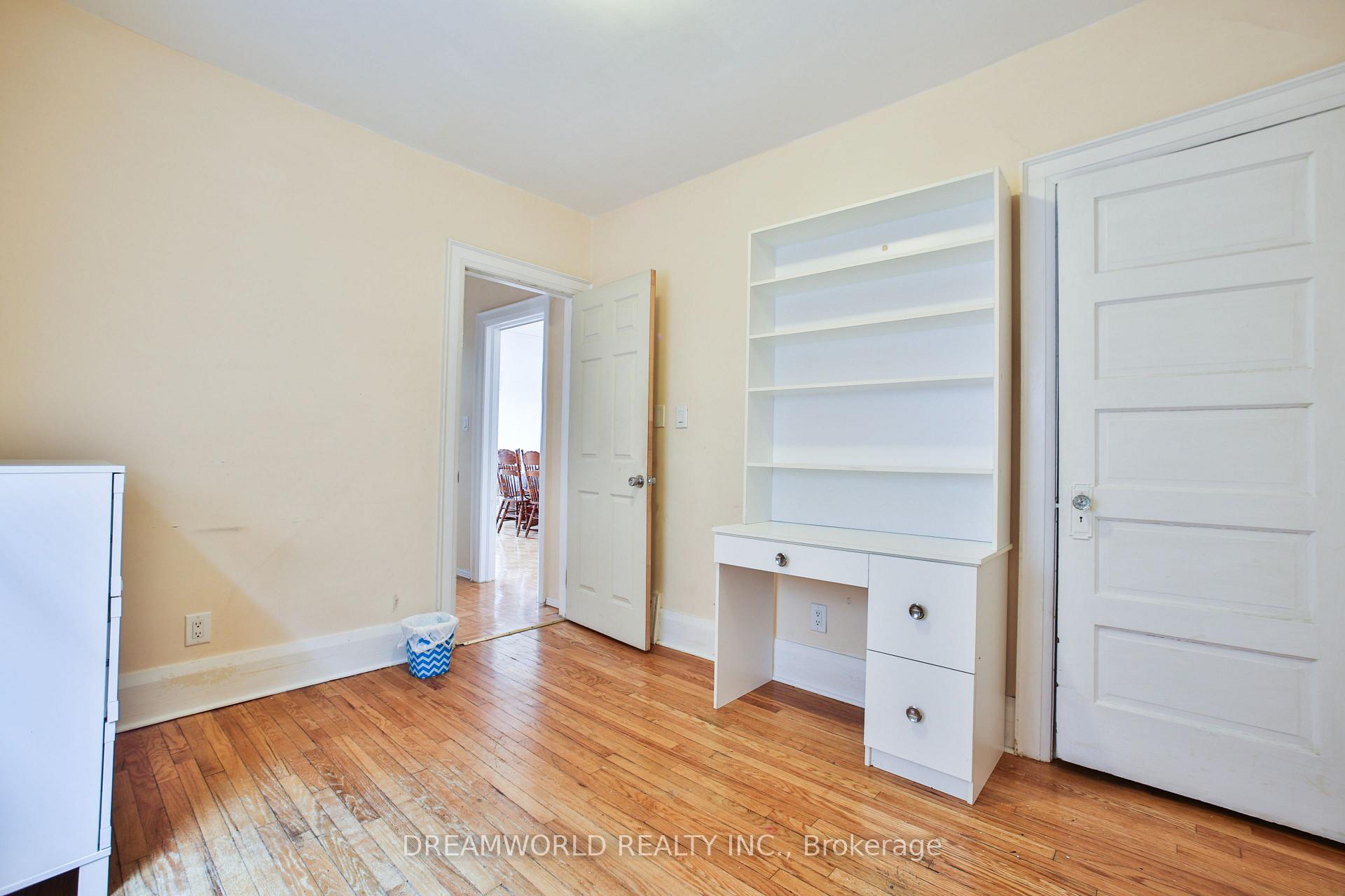 Photo 20 of 403 Northcliffe Boulevard, Toronto, Oakwood Village — HOMEH