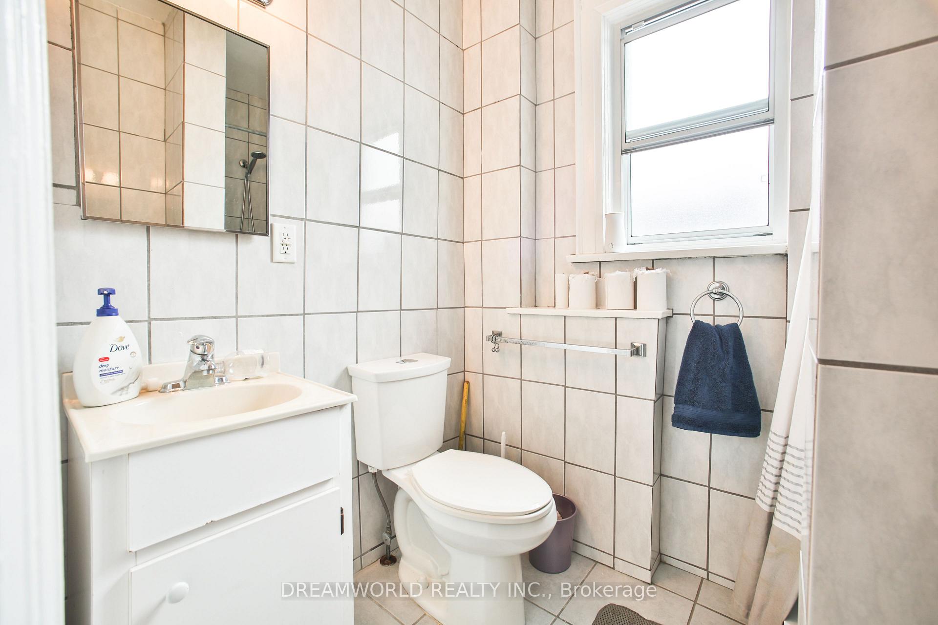 Photo 21 of 403 Northcliffe Boulevard, Toronto, Oakwood Village — HOMEH