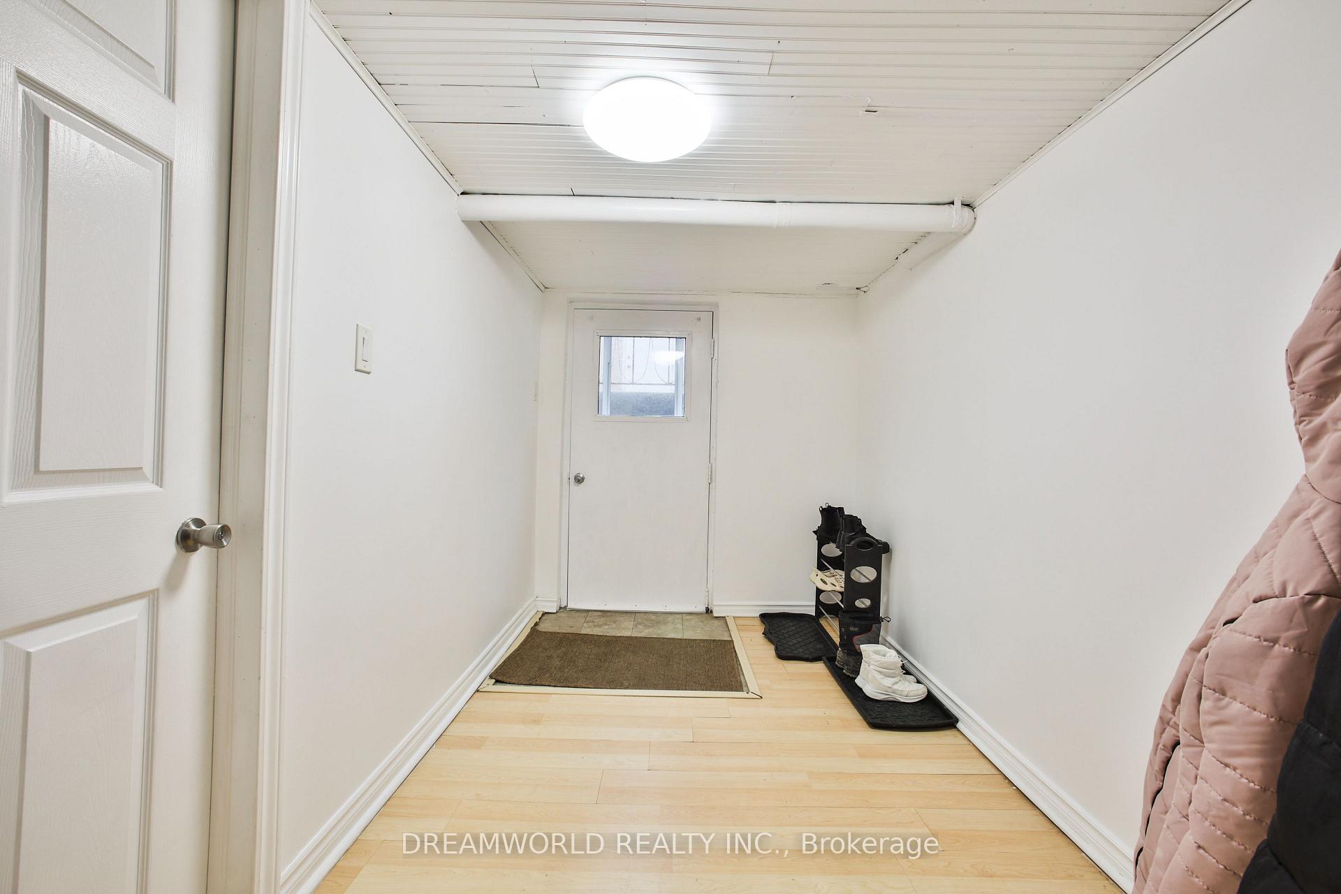 Photo 26 of 403 Northcliffe Boulevard, Toronto, Oakwood Village — HOMEH