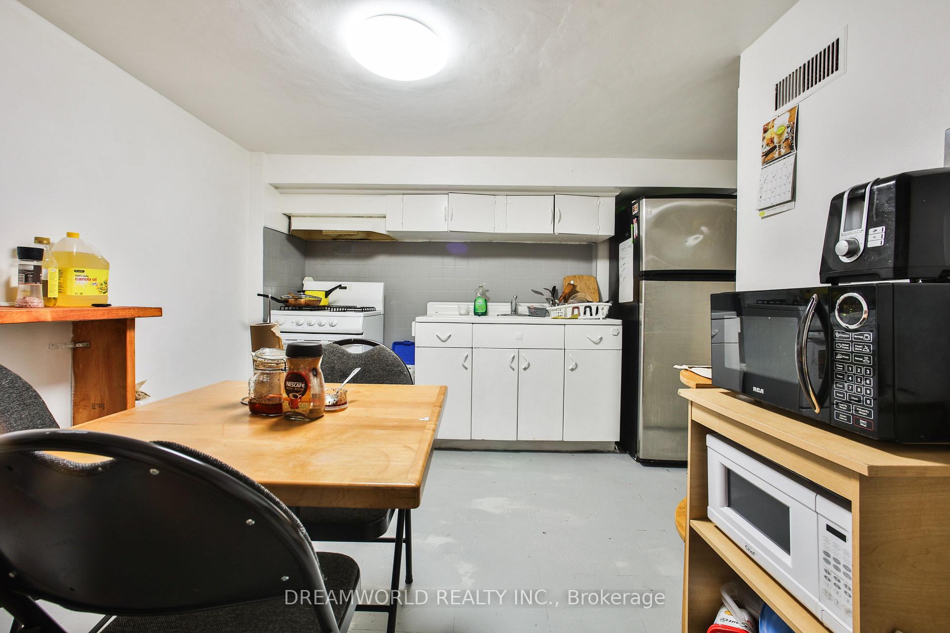 Photo 29 of 403 Northcliffe Boulevard, Toronto, Oakwood Village — HOMEH