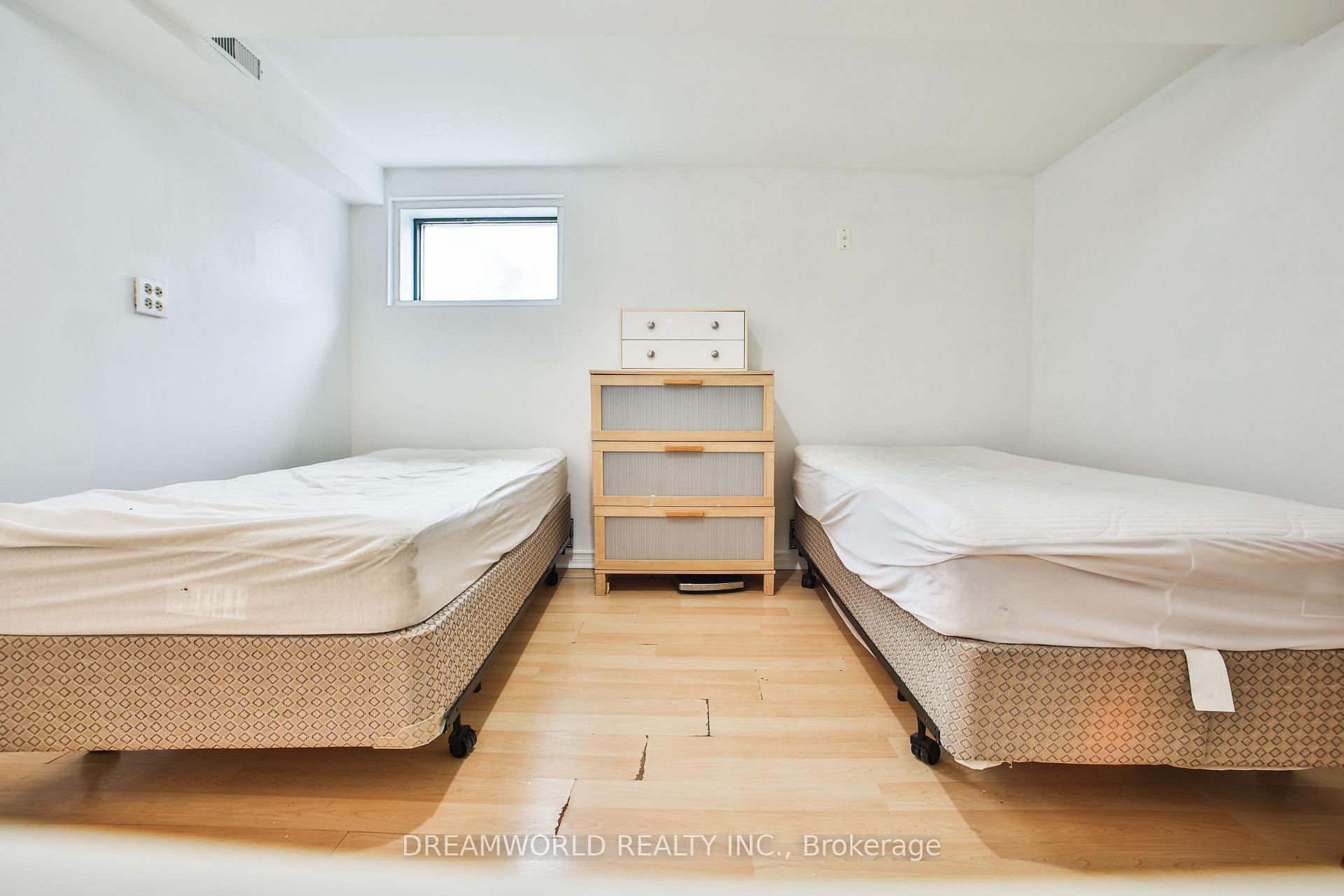 Photo 33 of 403 Northcliffe Boulevard, Toronto, Oakwood Village — HOMEH