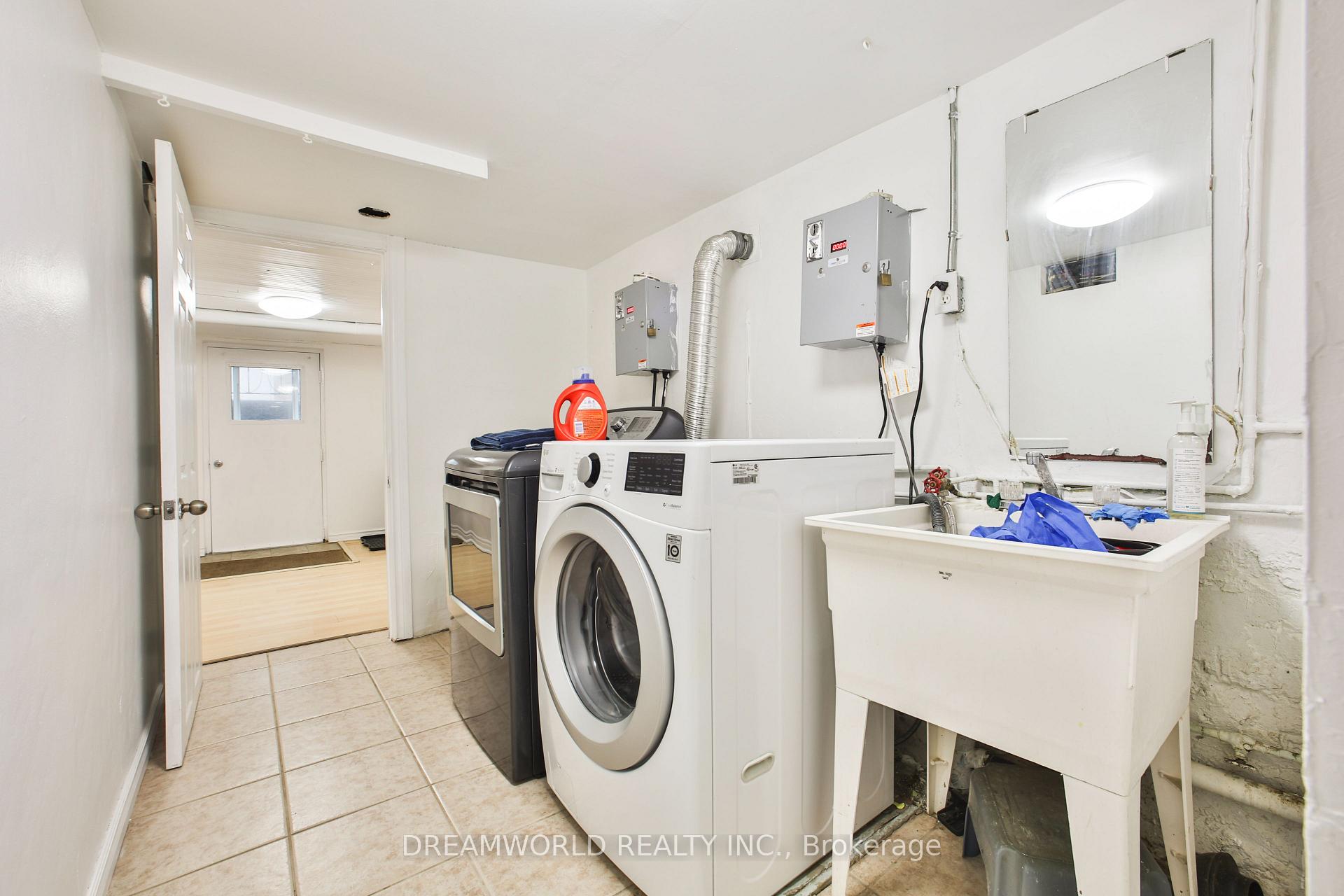 Photo 37 of 403 Northcliffe Boulevard, Toronto, Oakwood Village — HOMEH