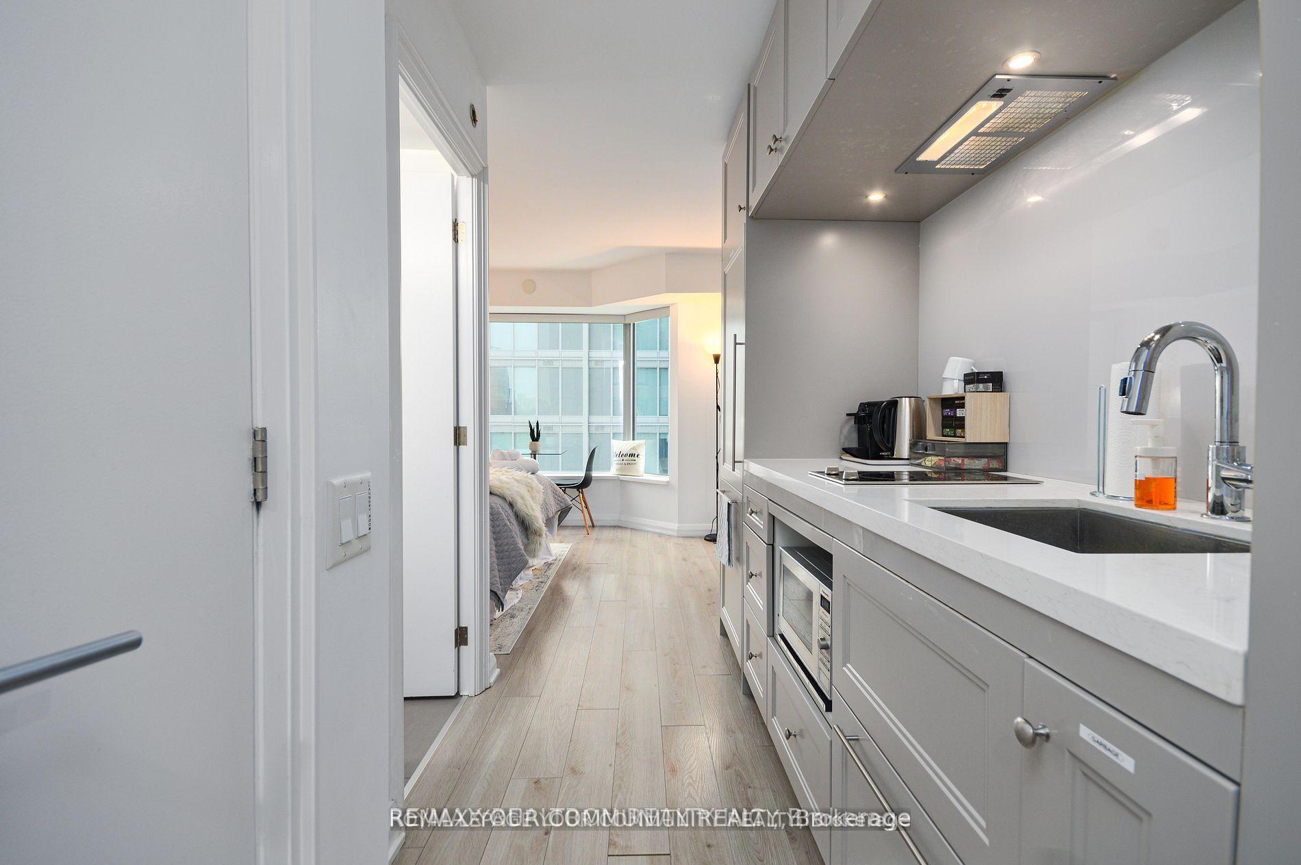 Photo 4 of Unit 155, 155 Yorkville Avenue, Toronto, The Annex — HOMEH