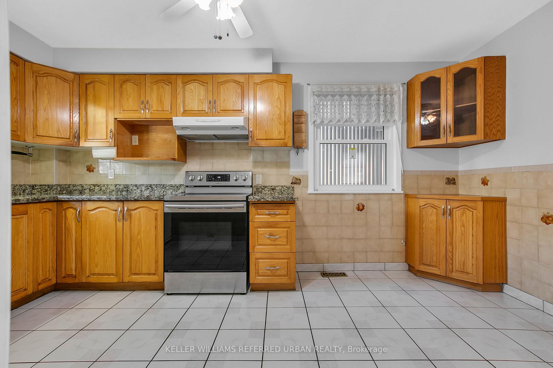 Photo 15 of 663 Brock Avenue, Toronto, Dovercourt-Wallace Emerson-Junction — HOMEH