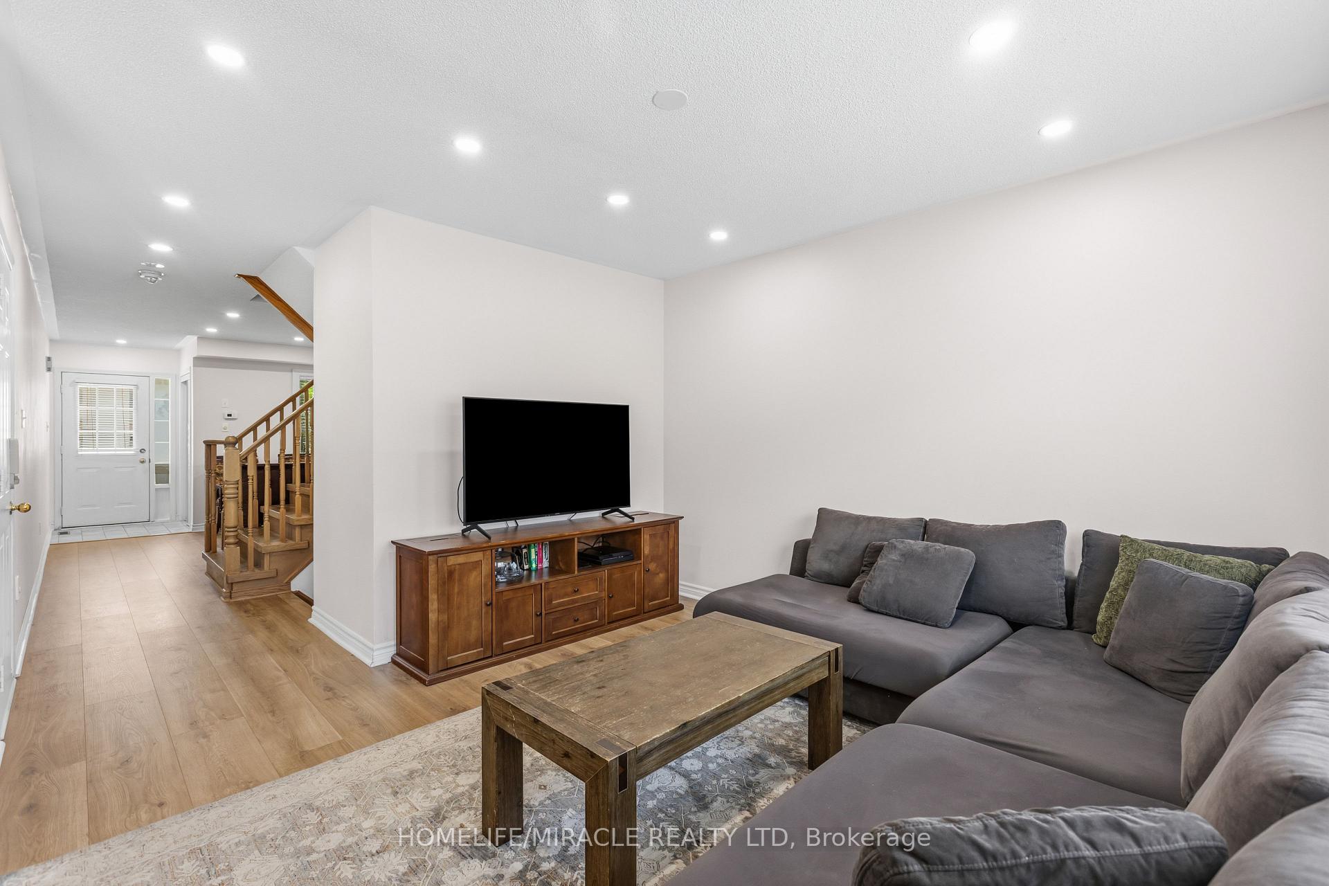 Photo 8 of 1405 Mcdermott Way N, Milton, Beaty — HOMEH