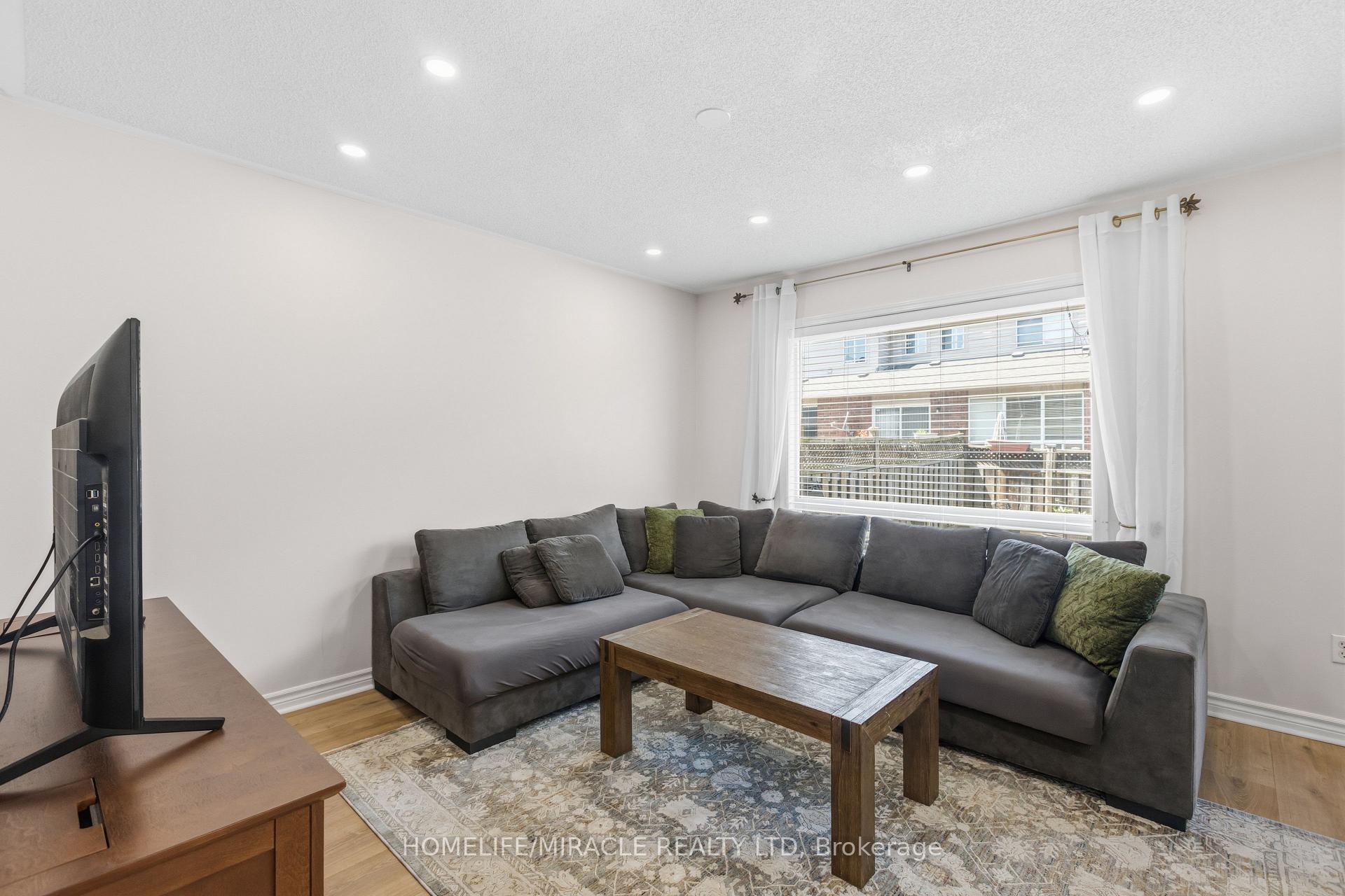 Photo 9 of 1405 Mcdermott Way N, Milton, Beaty — HOMEH