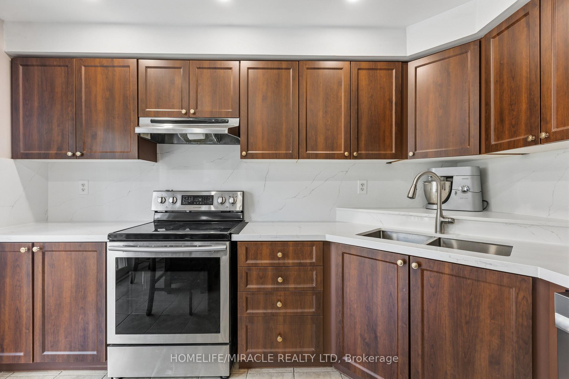Photo 14 of 1405 Mcdermott Way N, Milton, Beaty — HOMEH
