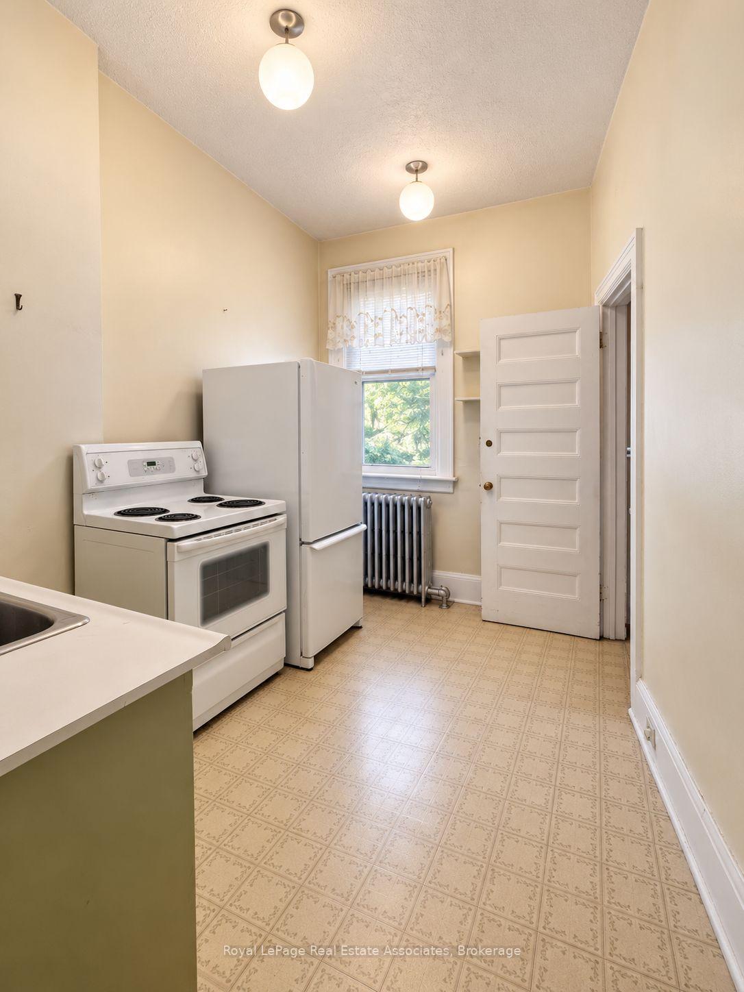 Photo 10 of 132 Close Avenue, Toronto, South Parkdale — HOMEH
