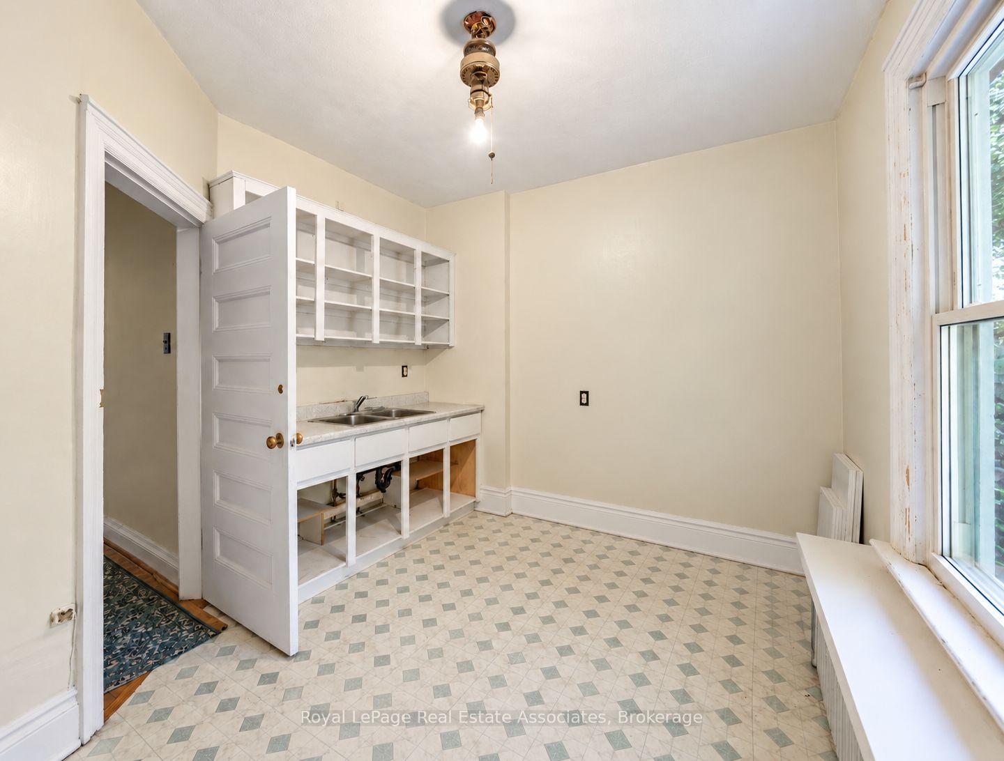 Photo 14 of 132 Close Avenue, Toronto, South Parkdale — HOMEH