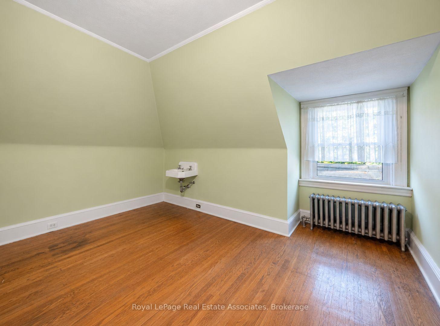 Photo 16 of 132 Close Avenue, Toronto, South Parkdale — HOMEH
