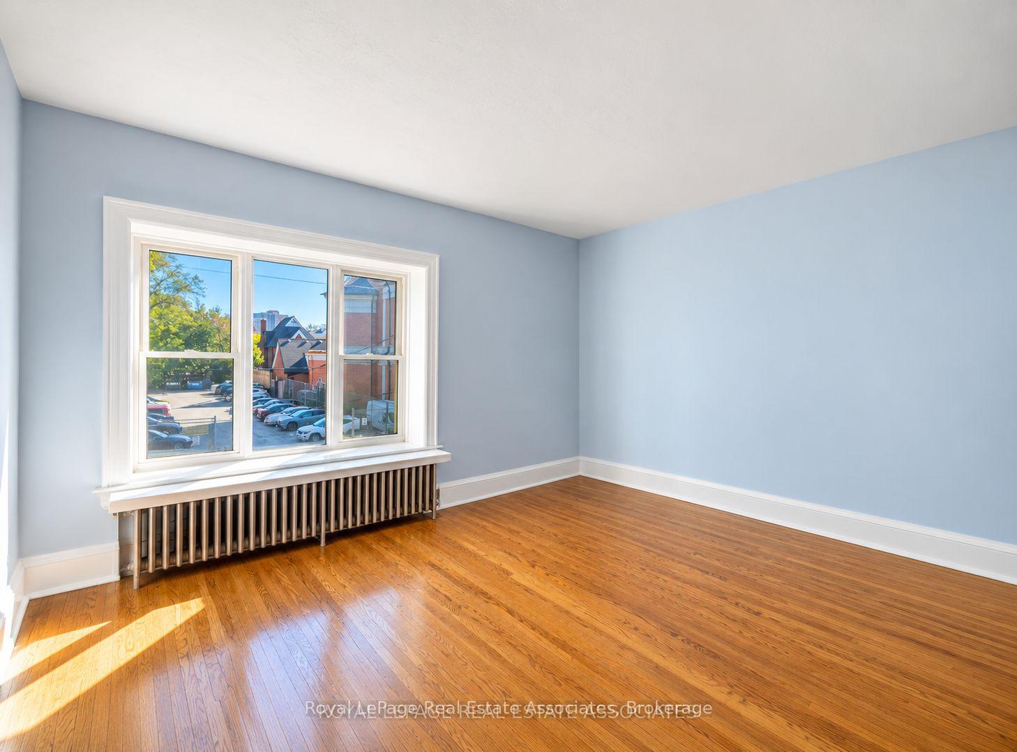 Photo 19 of 132 Close Avenue, Toronto, South Parkdale — HOMEH