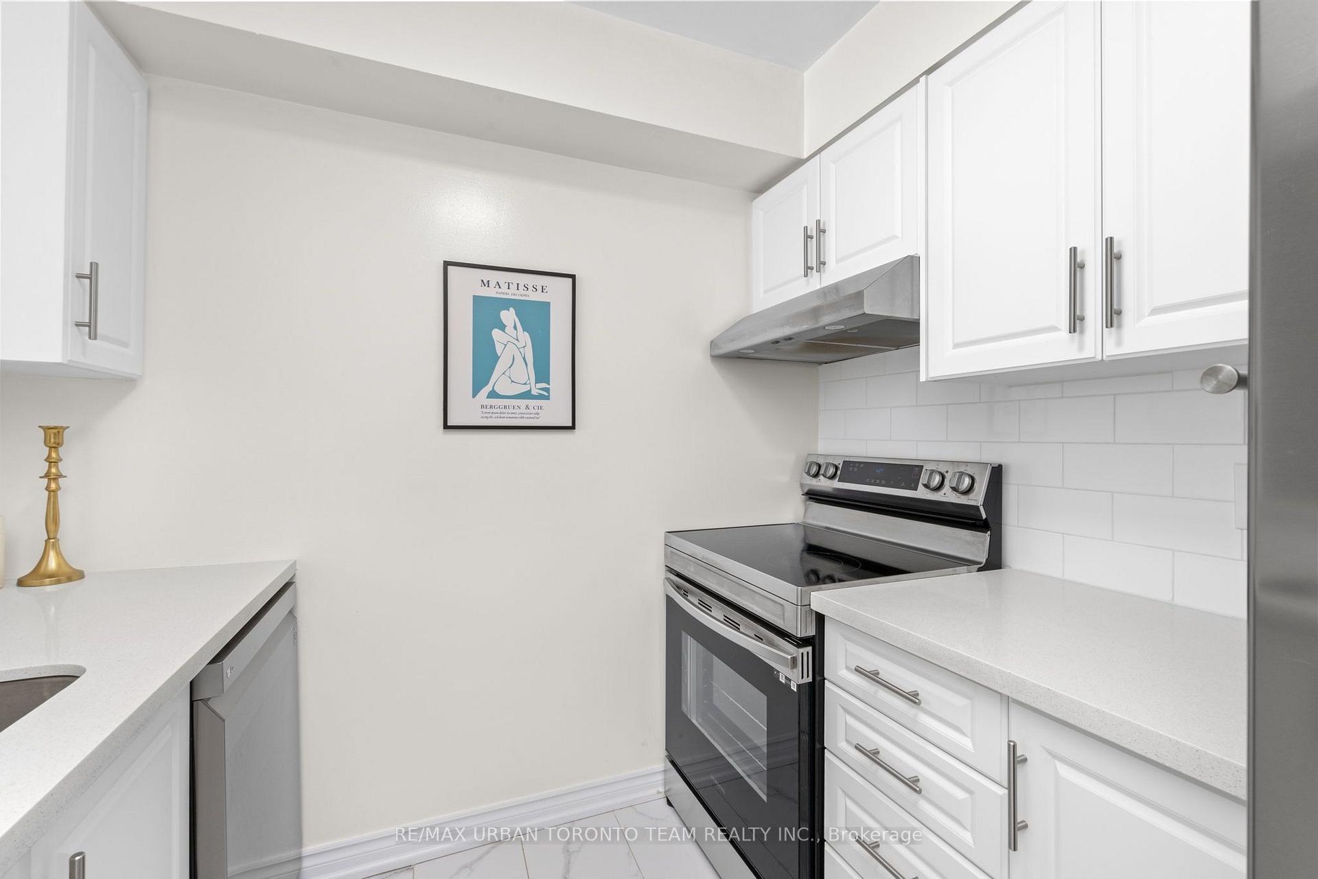 Photo 11 of Unit 005, 1 Hickory Tree Road, North York, Weston — HOMEH