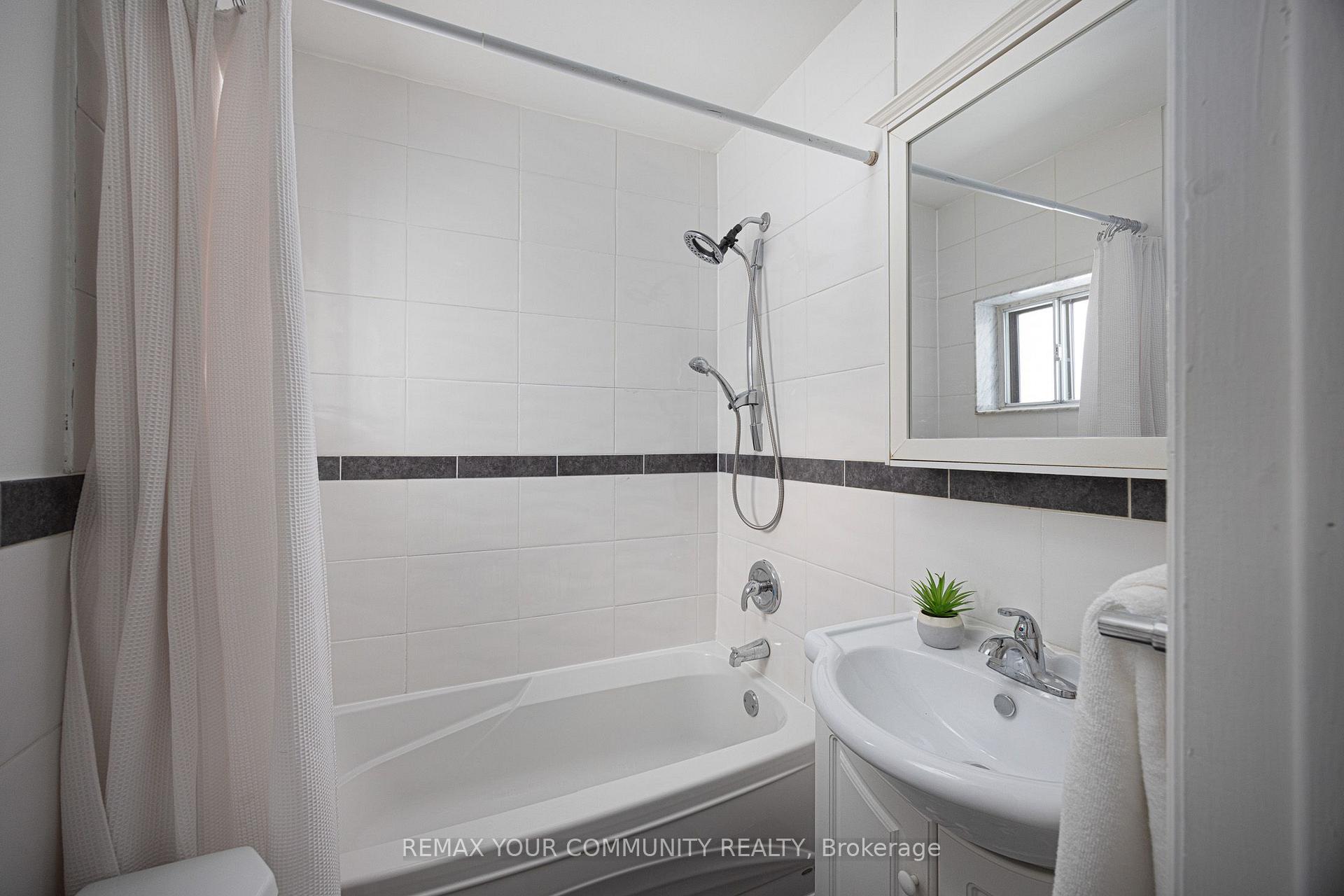 Photo 11 of 200 Albany Avenue, Toronto, The Annex — HOMEH