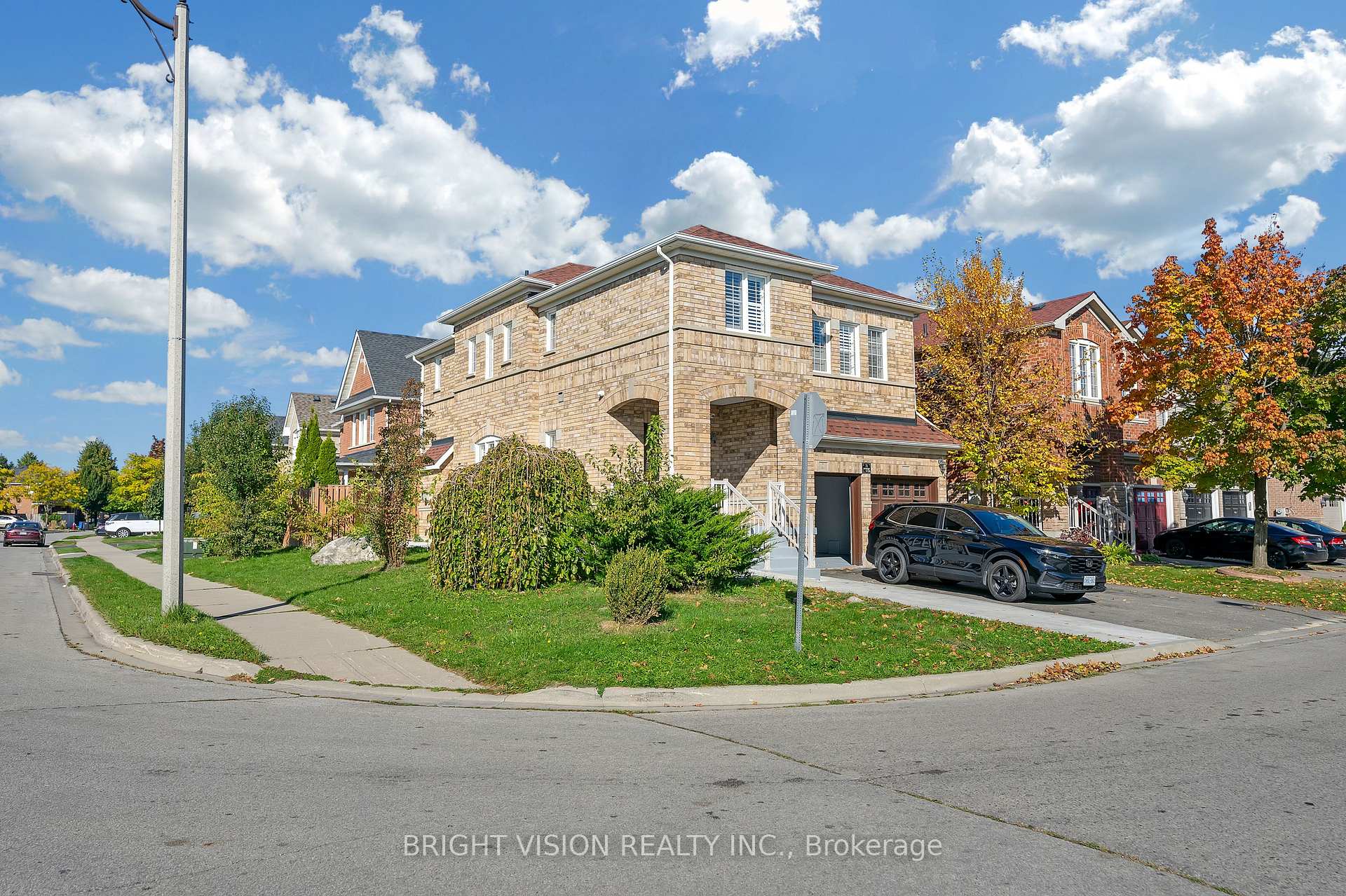 Photo 2 of Unit Basement, 2 Browley Drive, Brampton, Fletcher's Meadow — HOMEH