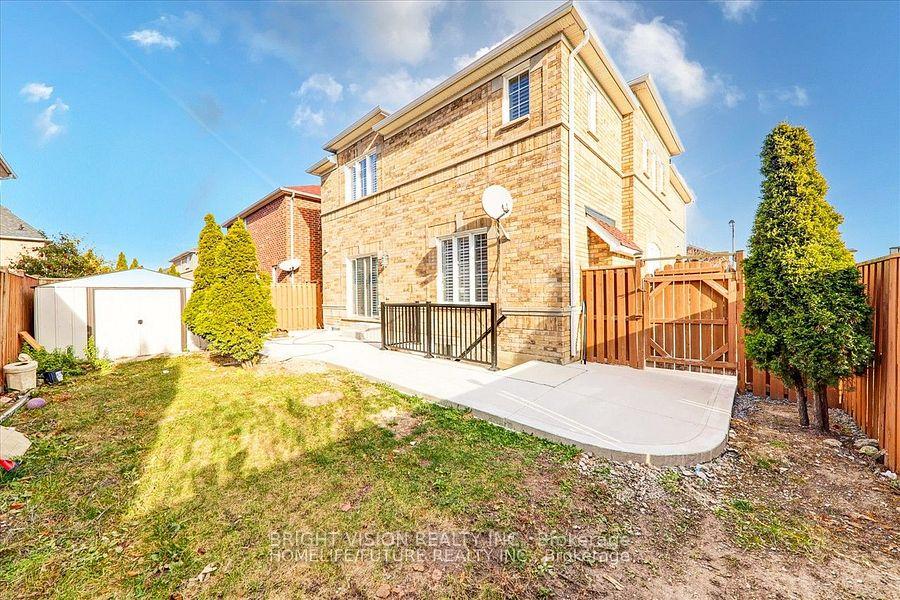 Photo 4 of Unit Basement, 2 Browley Drive, Brampton, Fletcher's Meadow — HOMEH