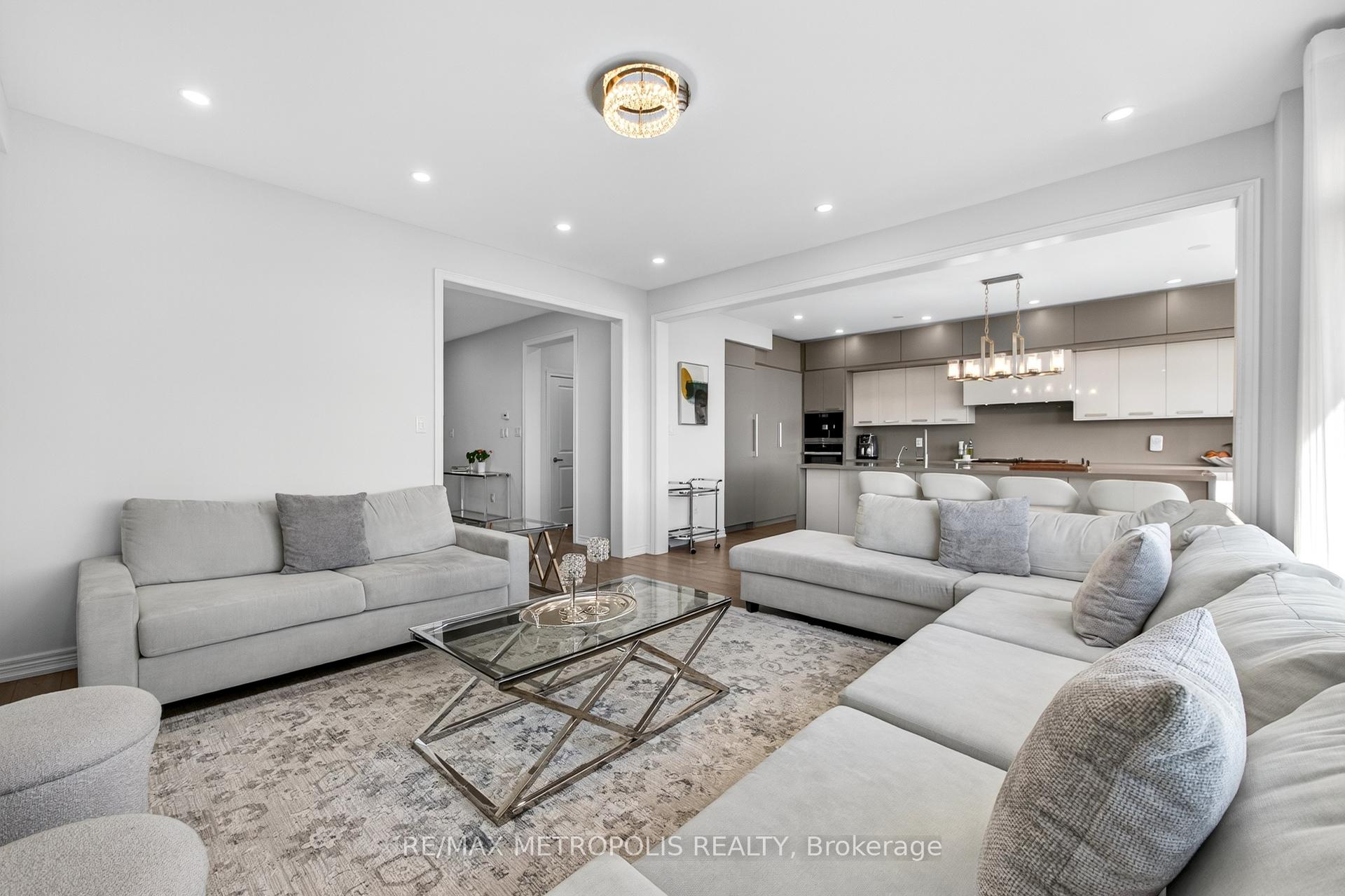 Photo 15 of 127 Mcphail - Main & 2nd Avenue, Clarington, Bowmanville — HOMEH