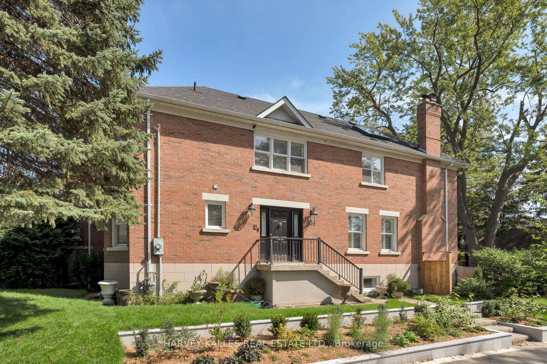 Photo of 131 Rosewell Avenue