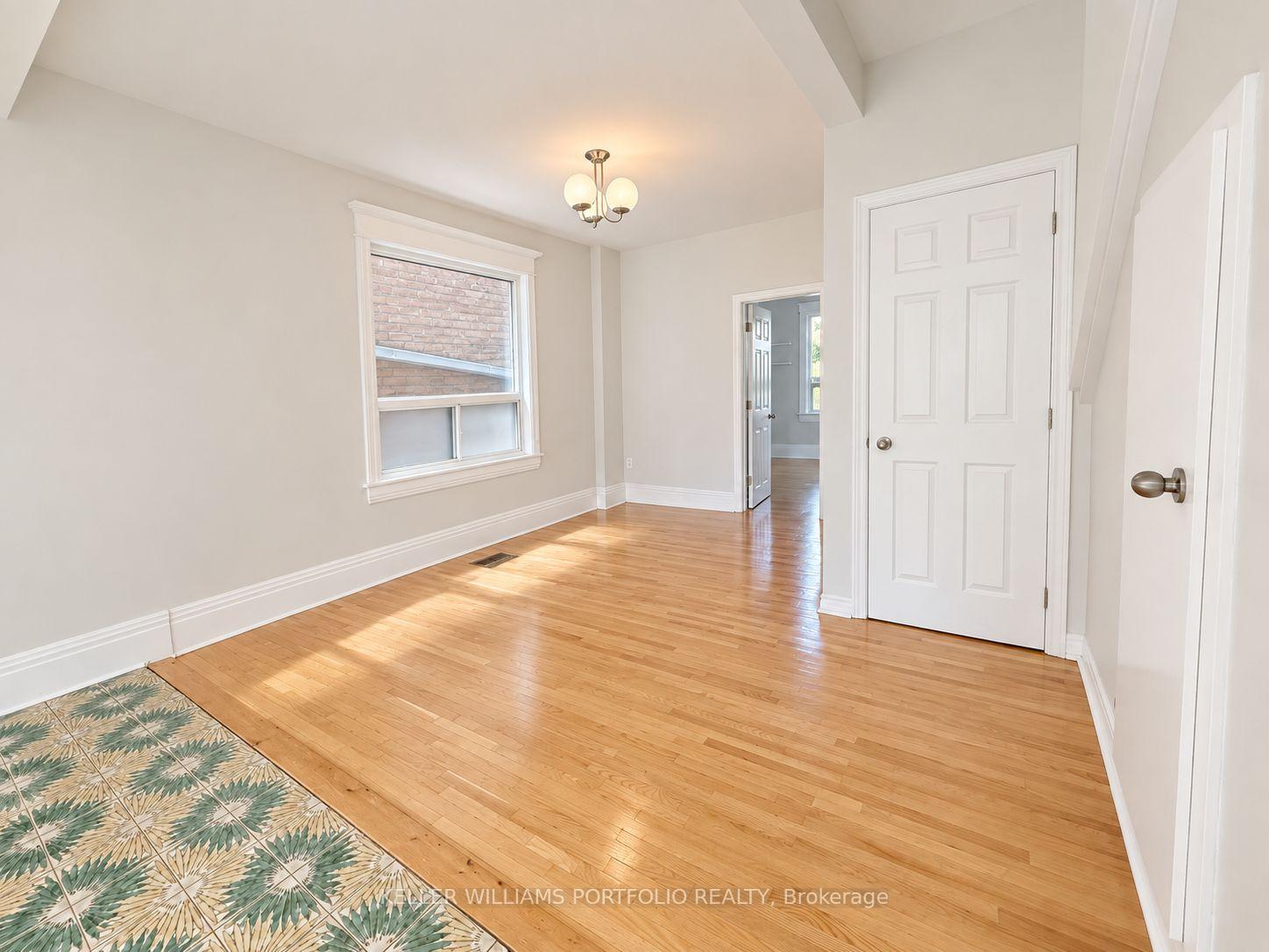 Photo 4 of Unit Main Fl, 184 Franklin Avenue, Toronto, Dovercourt-Wallace Emerson-Junction — HOMEH