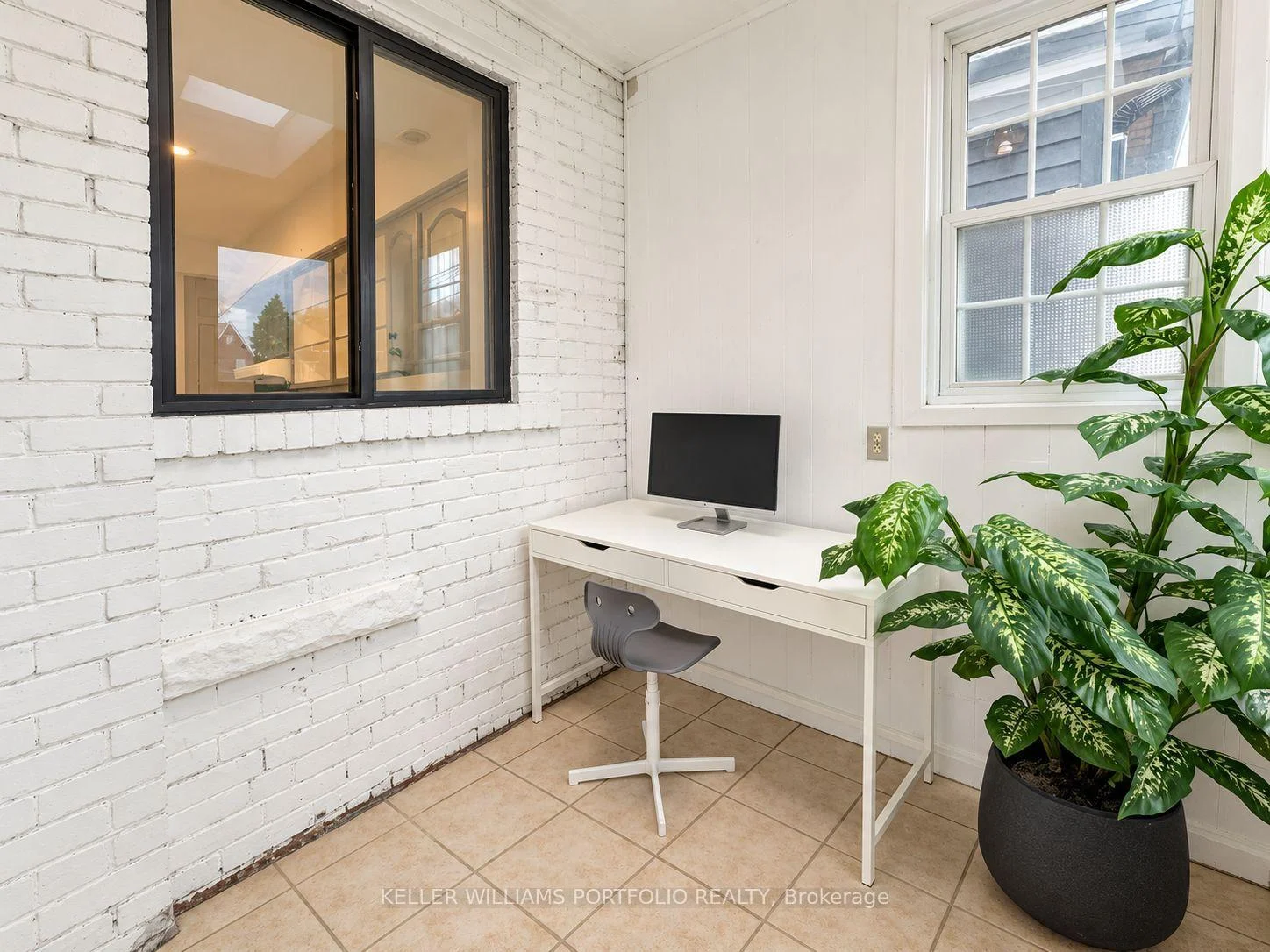 Photo 13 of Unit Main Fl, 184 Franklin Avenue, Toronto, Dovercourt-Wallace Emerson-Junction — HOMEH