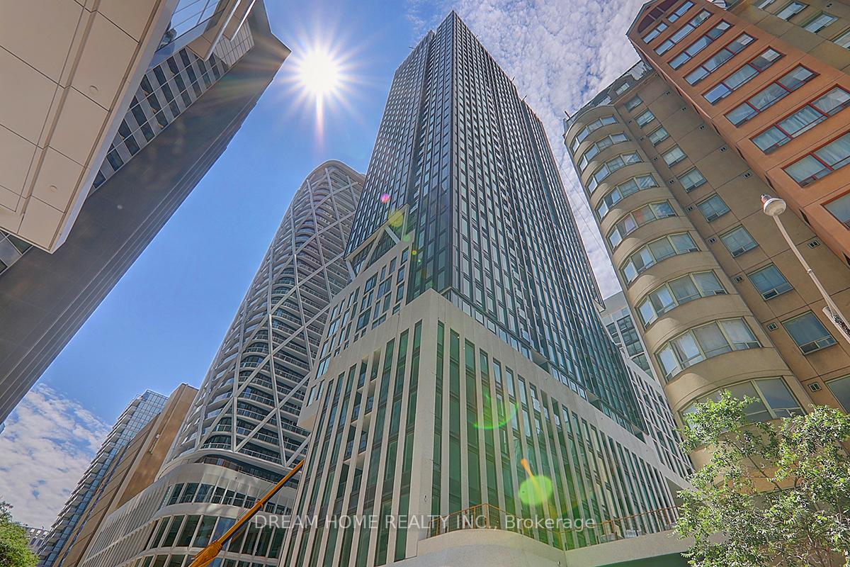 Photo 2 of Unit 3901, 238 Simcoe Street, Toronto, Kensington-Chinatown — HOMEH
