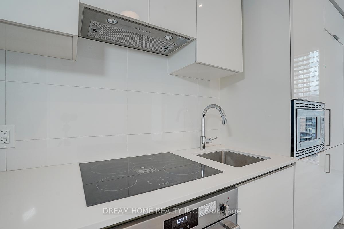 Photo 11 of Unit 3901, 238 Simcoe Street, Toronto, Kensington-Chinatown — HOMEH