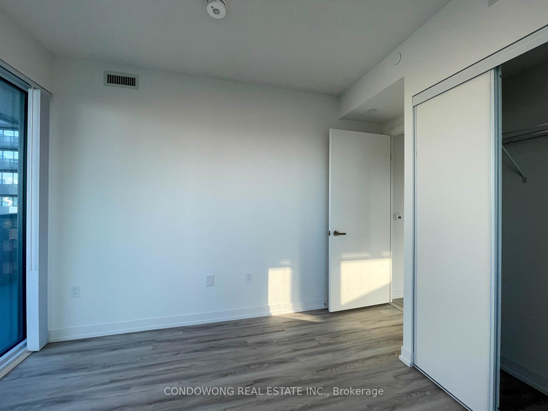 Photo 9 of Unit 2105, 55 Cooper Street, Toronto, Waterfront Communities — HOMEH