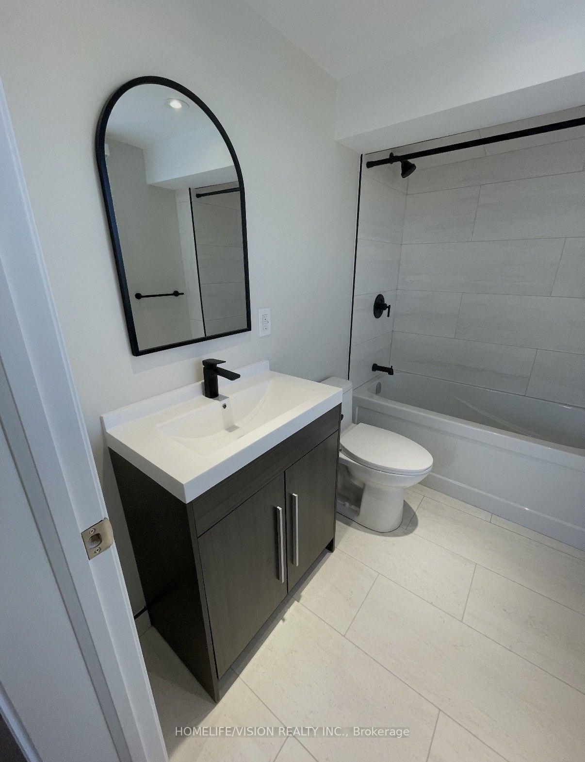 Photo 6 of Unit Main, 6273 Yonge Street, Innisfil, Churchill — HOMEH