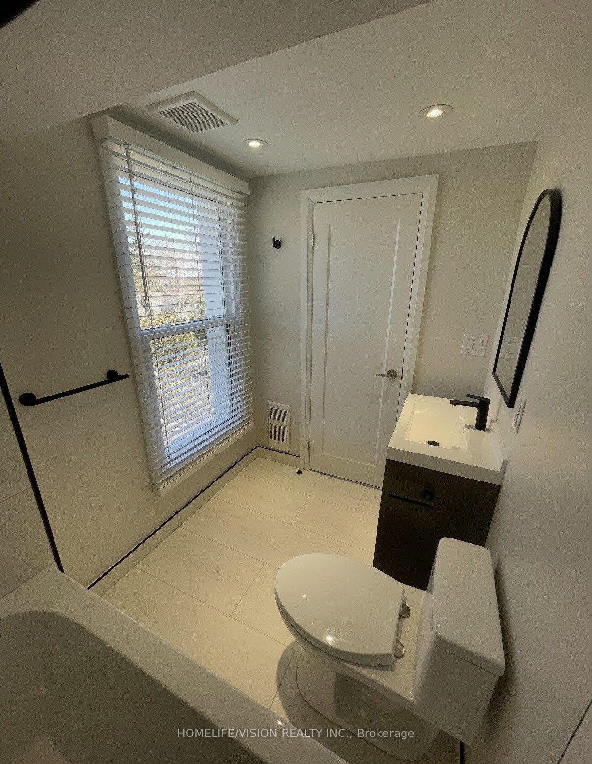 Photo 8 of Unit Main, 6273 Yonge Street, Innisfil, Churchill — HOMEH