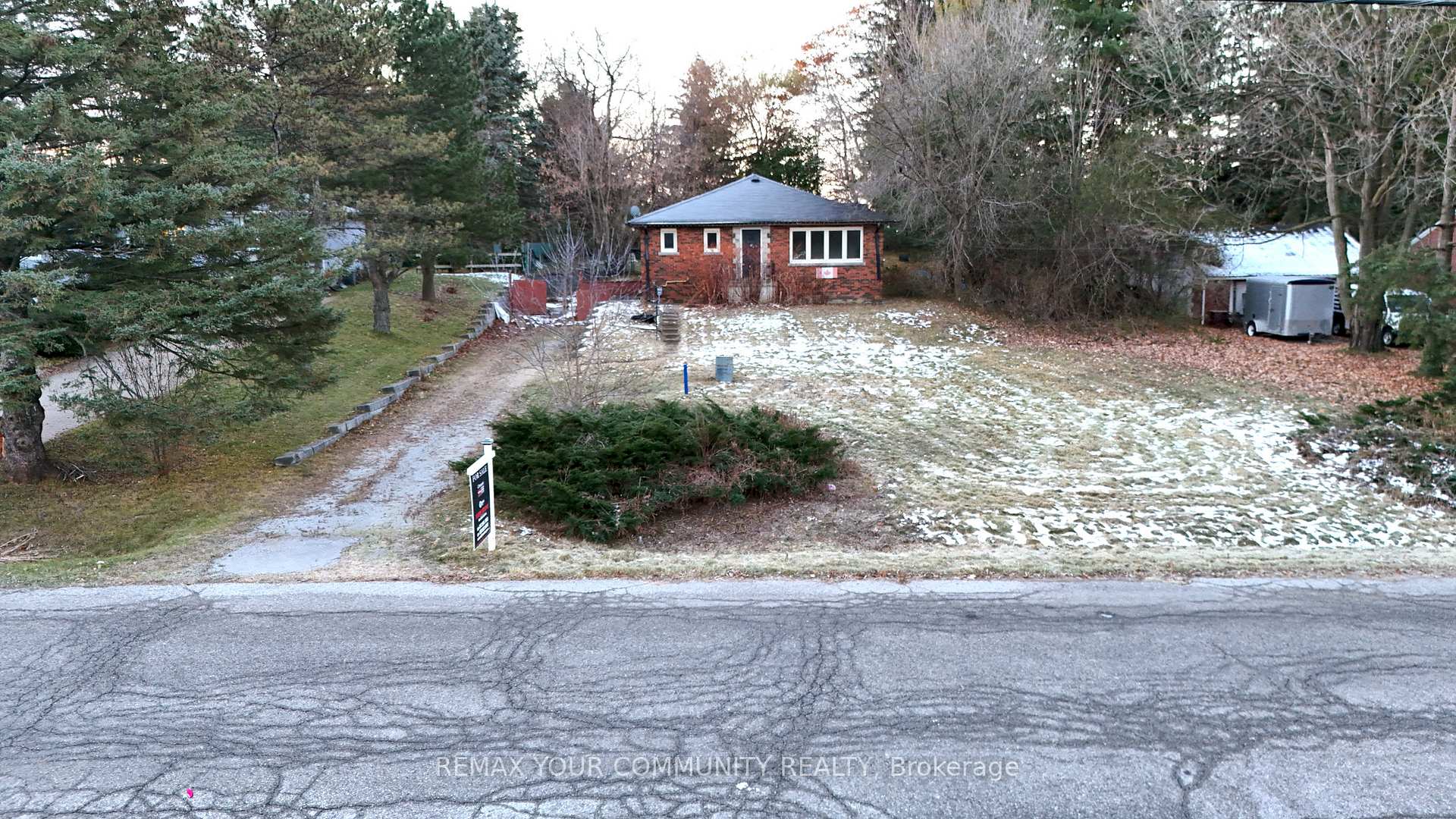 Photo 6 of 79 Muirhead Crescent, Richmond Hill, Rural Richmond Hill — HOMEH