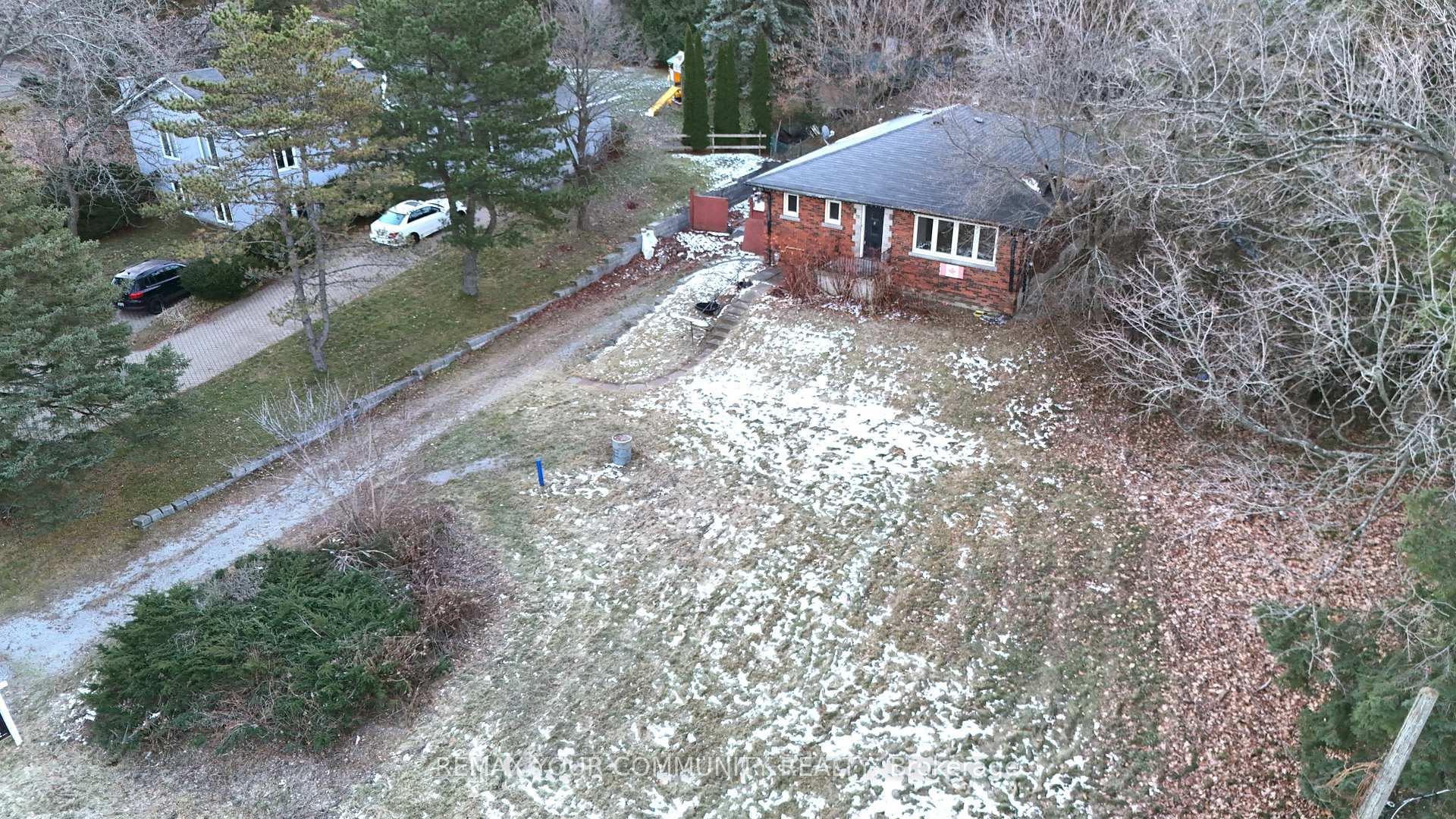 Photo 8 of 79 Muirhead Crescent, Richmond Hill, Rural Richmond Hill — HOMEH