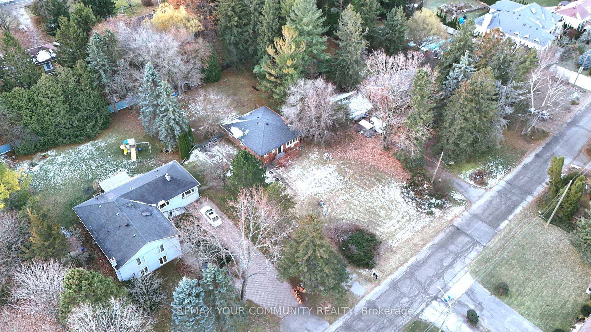 Photo 9 of 79 Muirhead Crescent, Richmond Hill, Rural Richmond Hill — HOMEH
