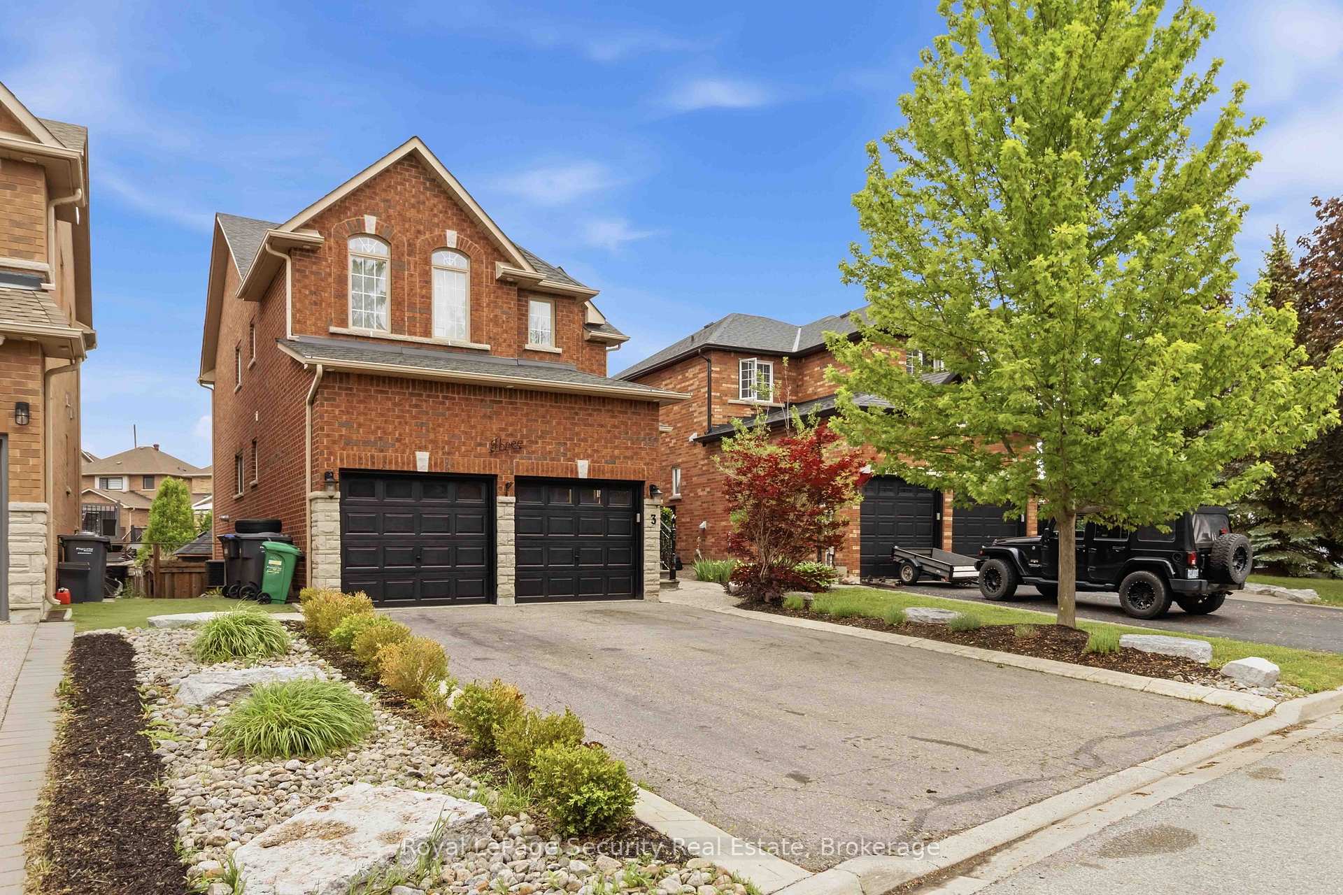 Photo 2 of 3 Natureview Court, Caledon, Bolton West — HOMEH