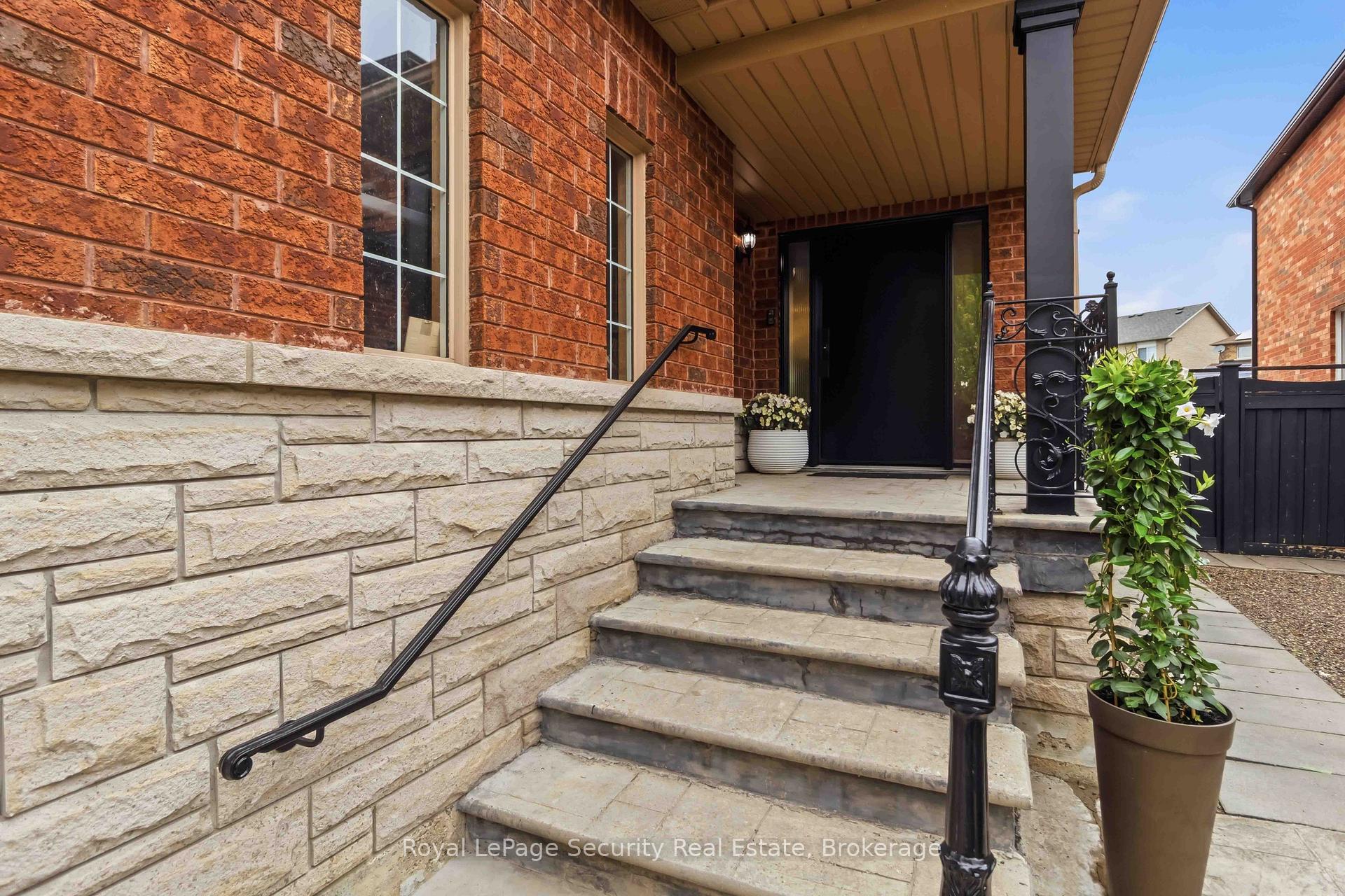 Photo 3 of 3 Natureview Court, Caledon, Bolton West — HOMEH