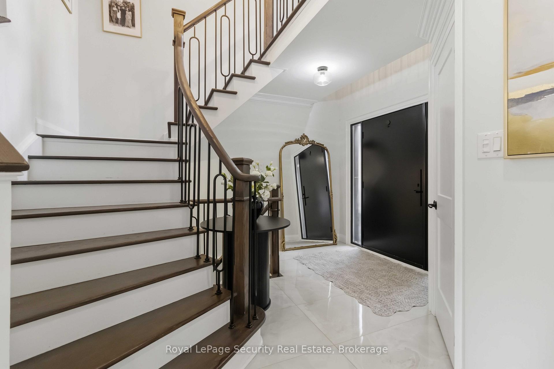 Photo 5 of 3 Natureview Court, Caledon, Bolton West — HOMEH