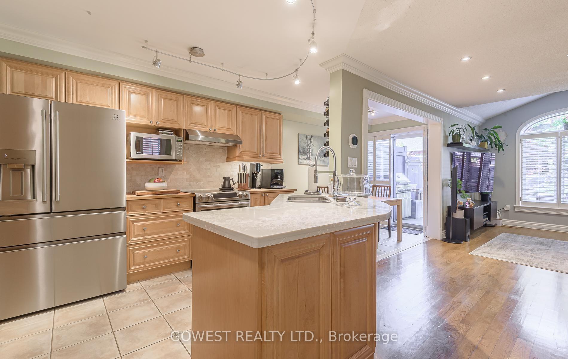 Photo 8 of 6879 Postmaster Ridge, Mississauga, Meadowvale Village — HOMEH