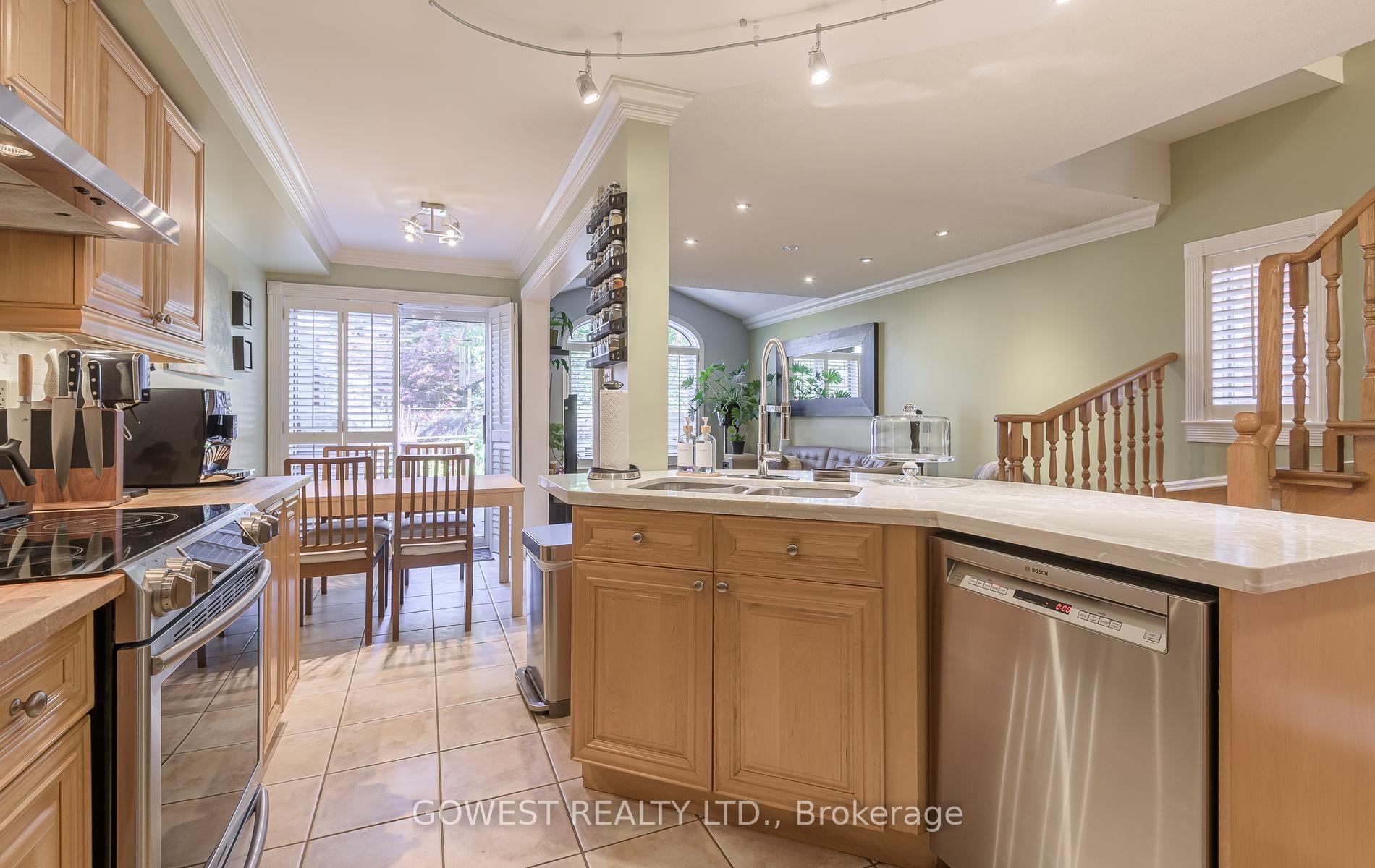 Photo 10 of 6879 Postmaster Ridge, Mississauga, Meadowvale Village — HOMEH
